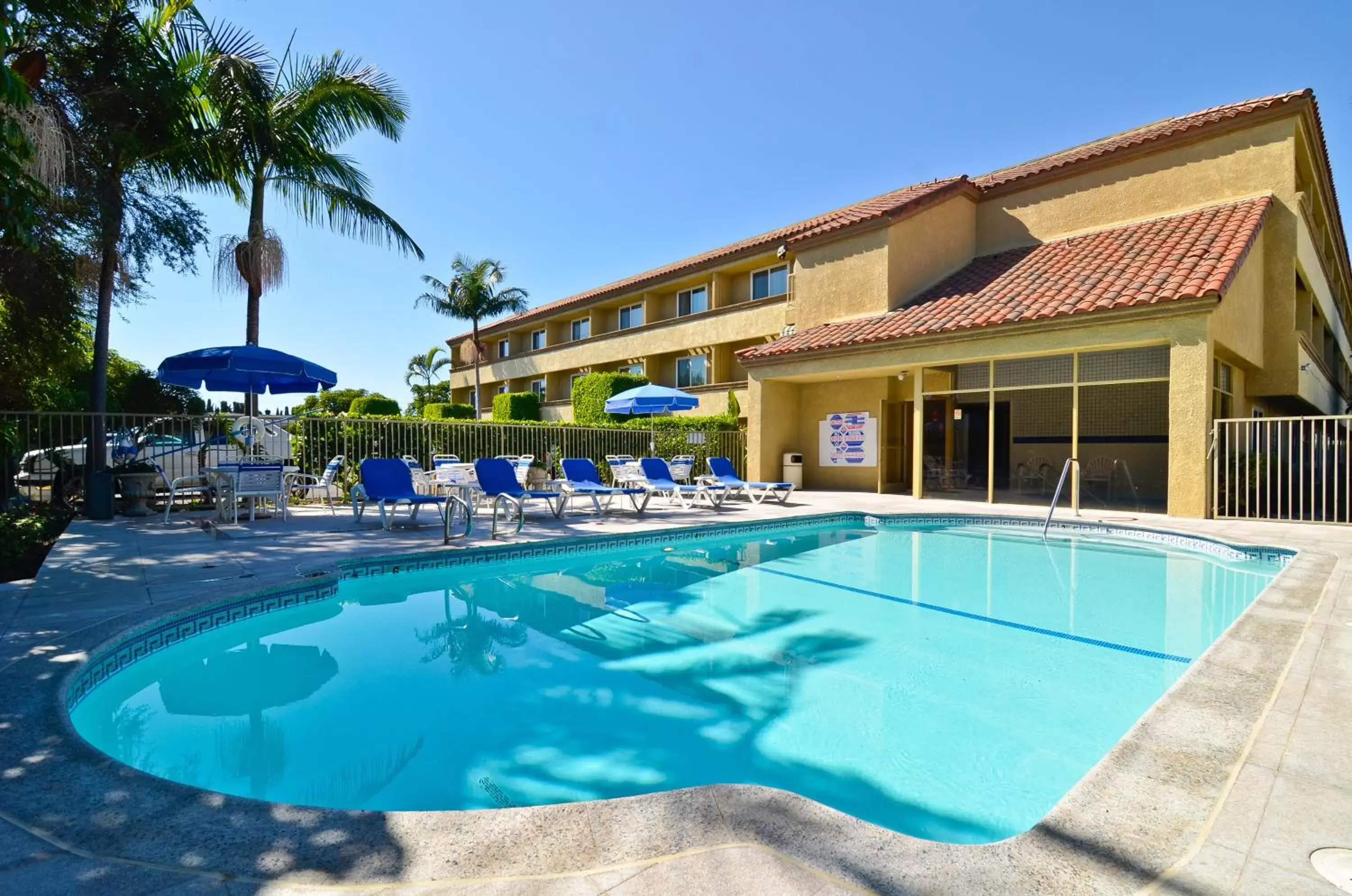 Swimming Pool in Best Western Plus Newport Mesa Inn