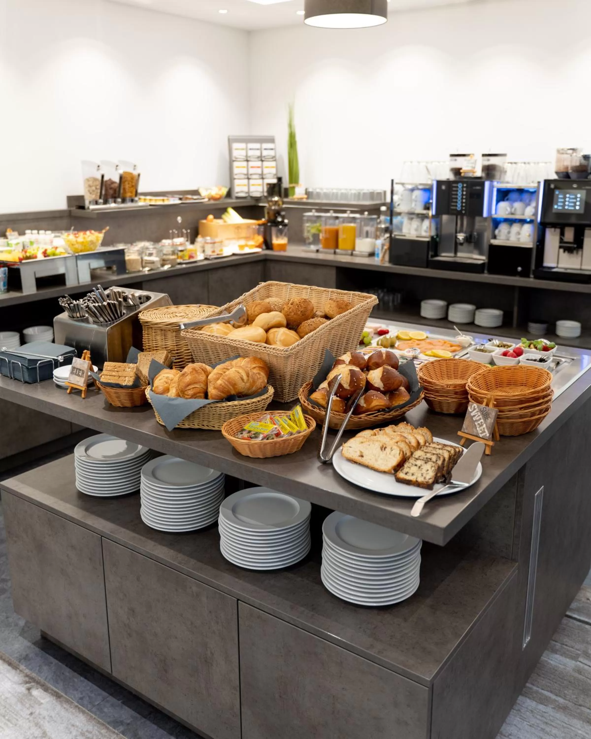 Breakfast in Fairotel