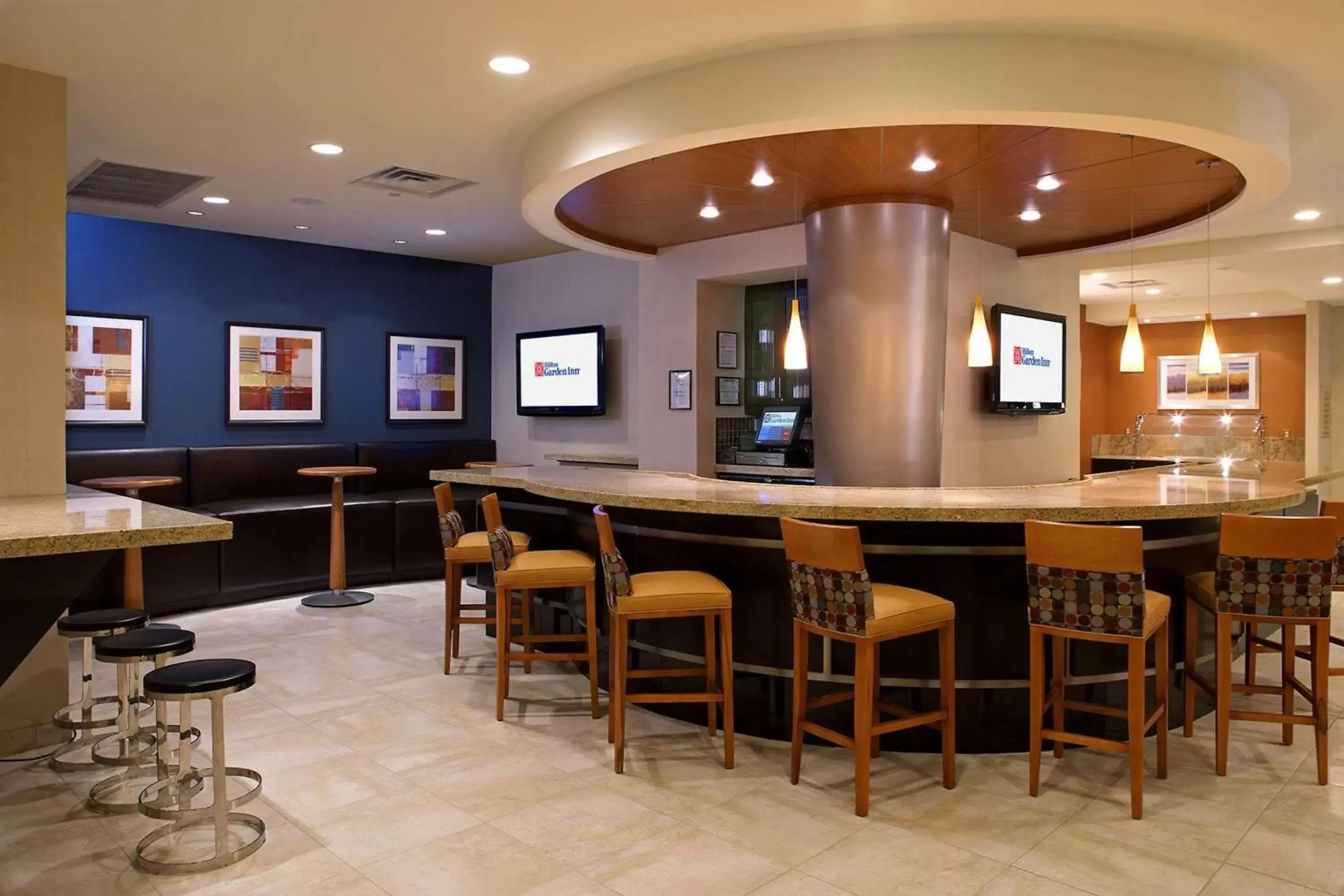 Lounge or bar, Lounge/Bar in Hilton Garden Inn Dallas Arlington