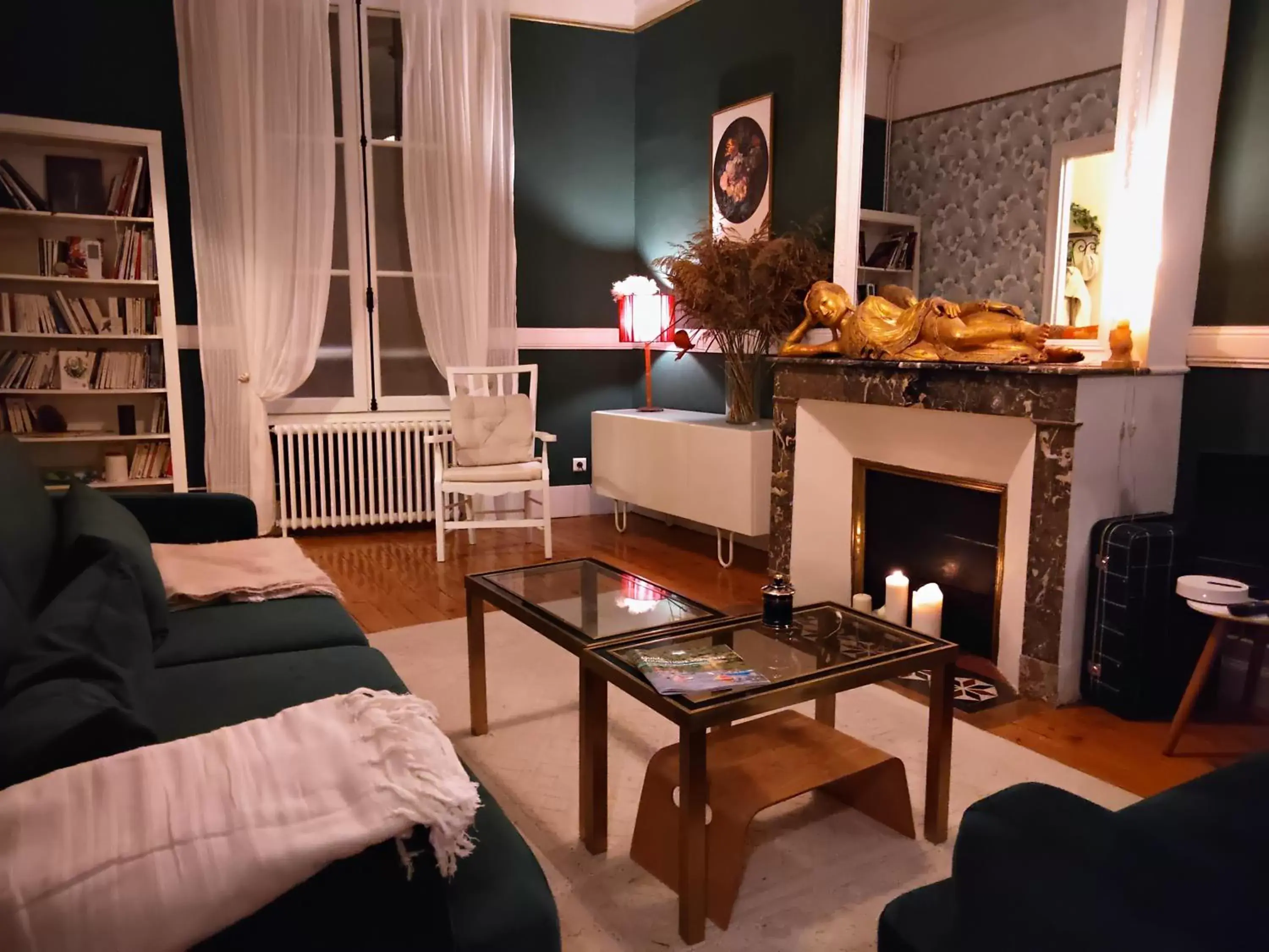 Living room, Seating Area in La maison botanique