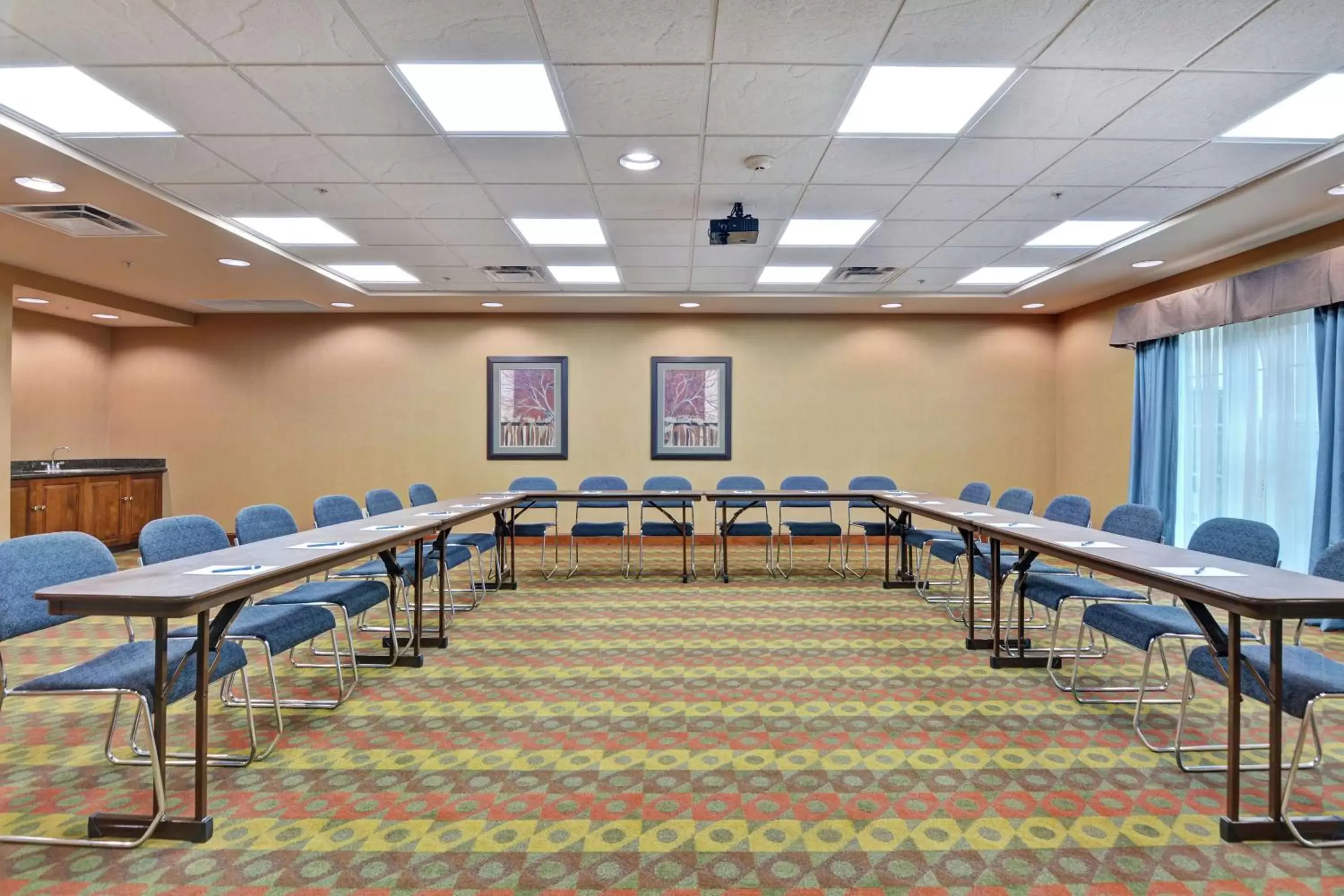 Meeting/conference room in Homewood Suites by Hilton Fayetteville
