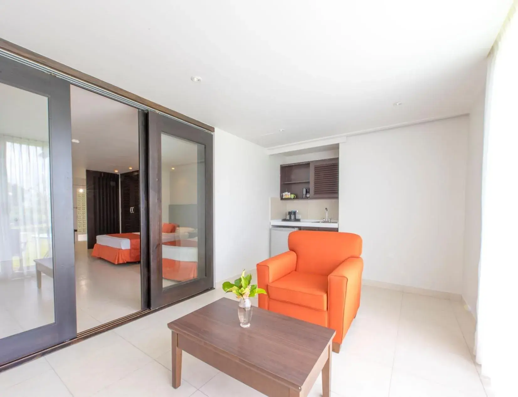 Living room, Seating Area in Mount Irvine Bay Resort