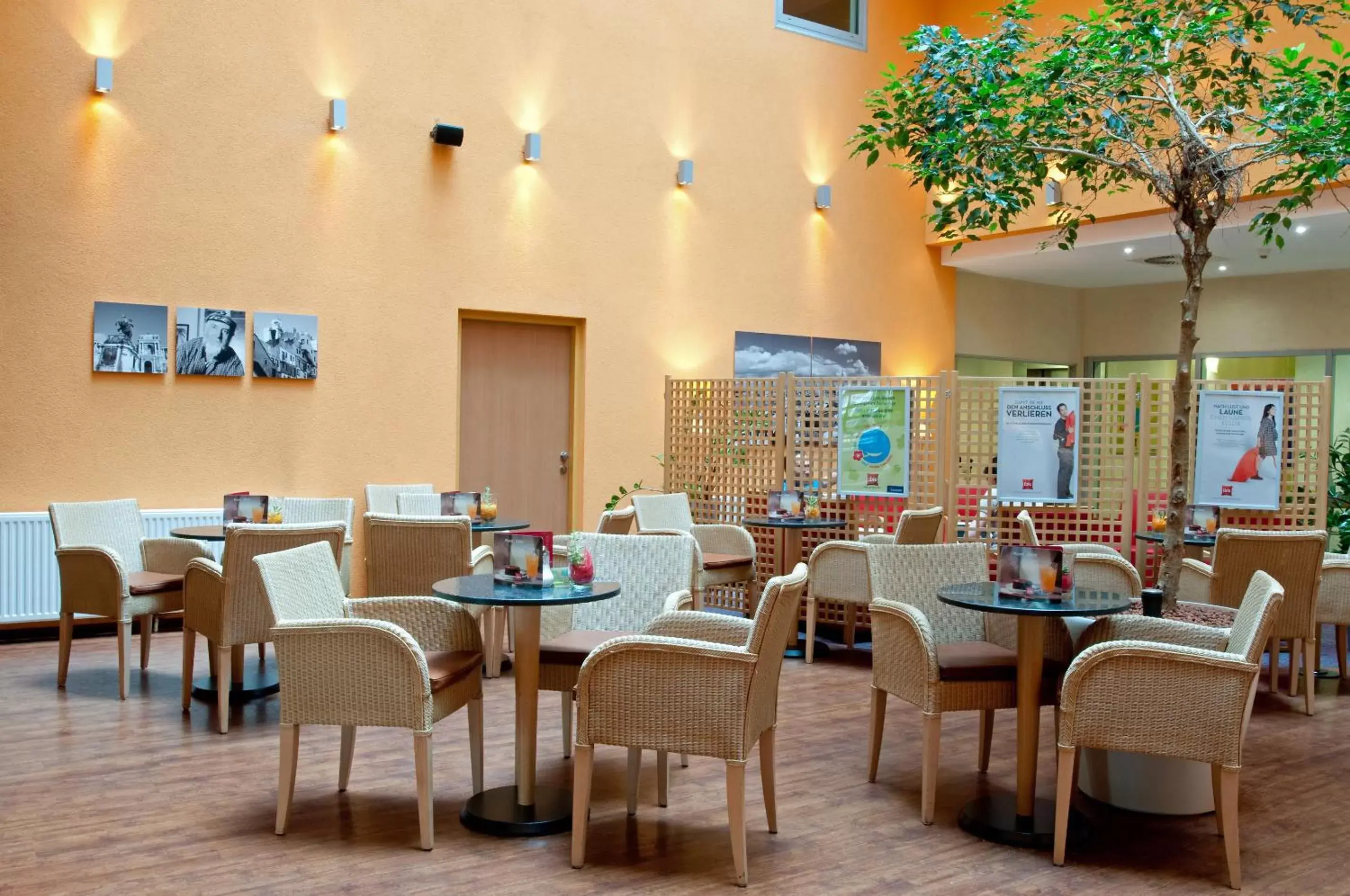 Lounge or bar, Restaurant/Places to Eat in ibis Wien City