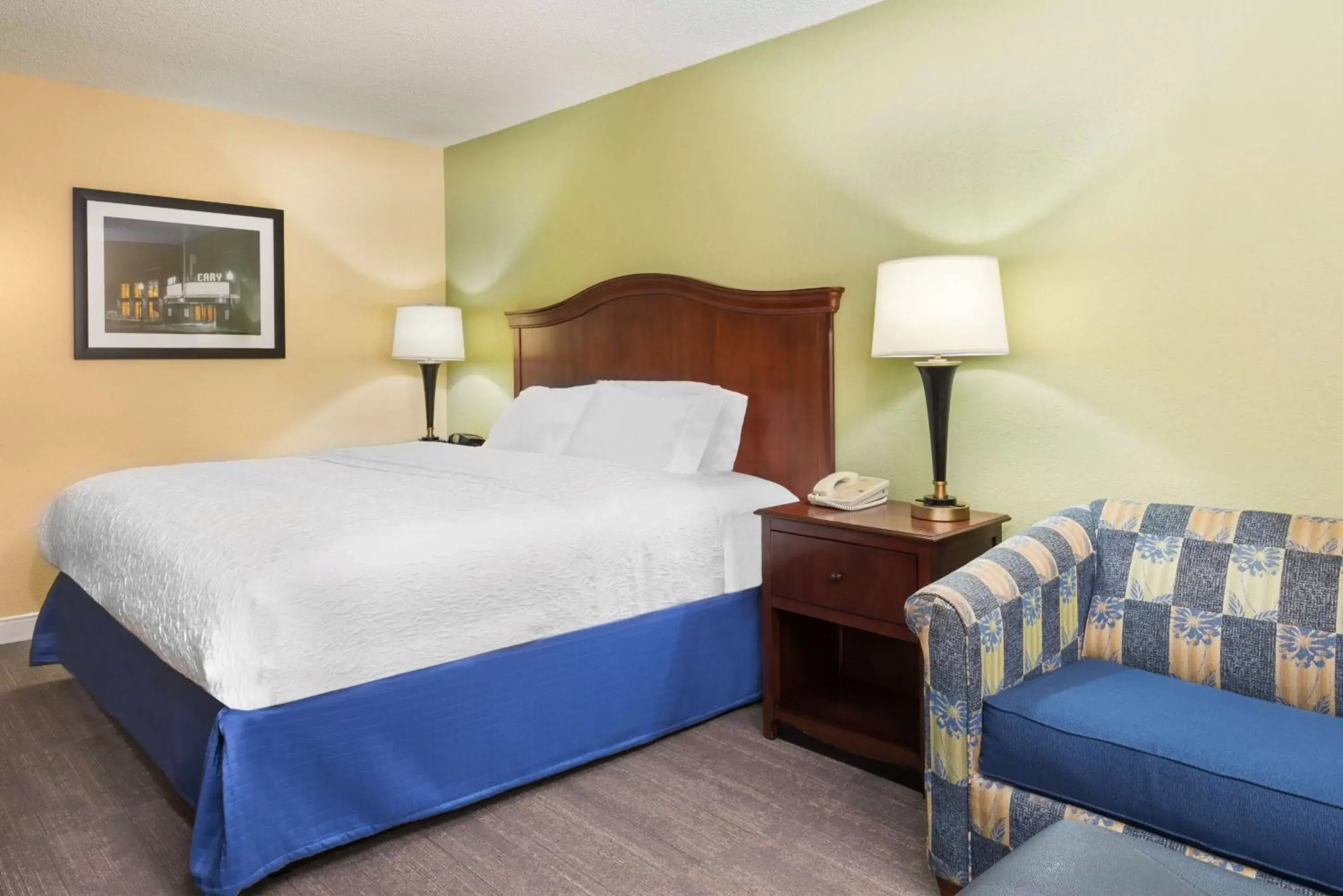 Bed in Hampton Inn Raleigh Cary Bed in Hampton Inn Raleigh Cary