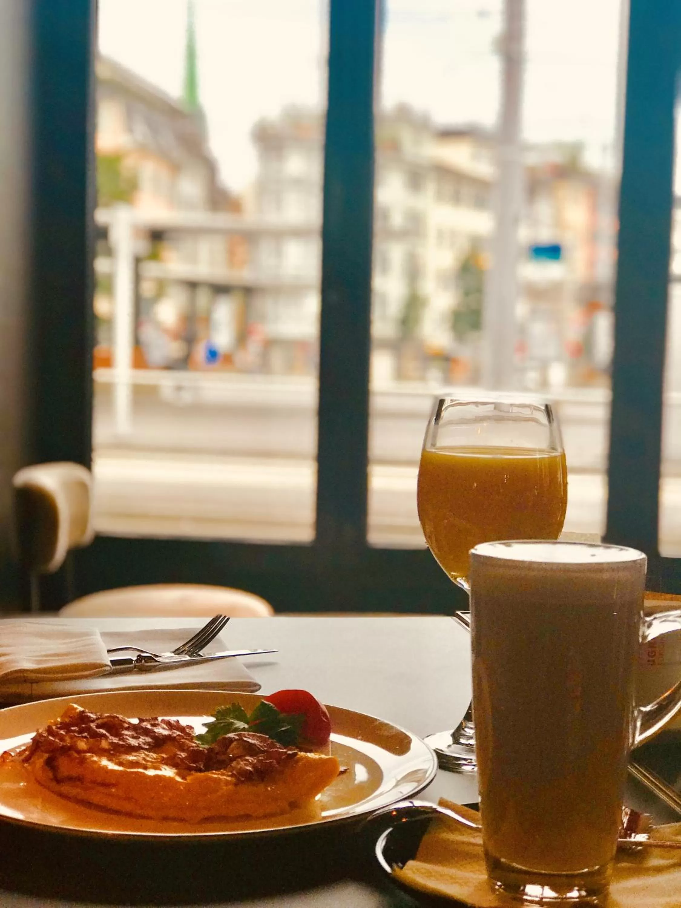 Food and drinks in Central Plaza