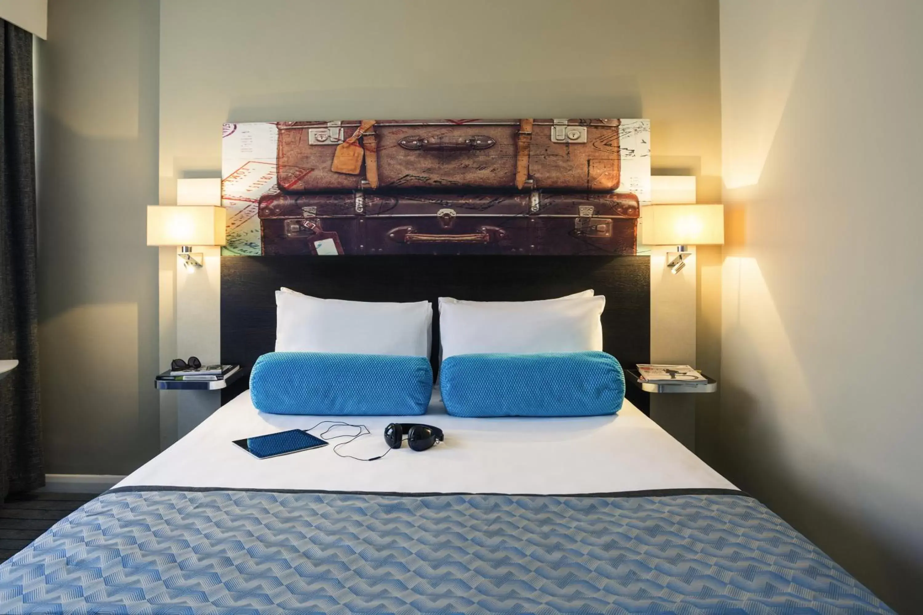 Queen Room with extra Pull-out Bed in Mercure London Heathrow Airport Queen Room with extra Pull-out Bed in Mercure London Heathrow Airport