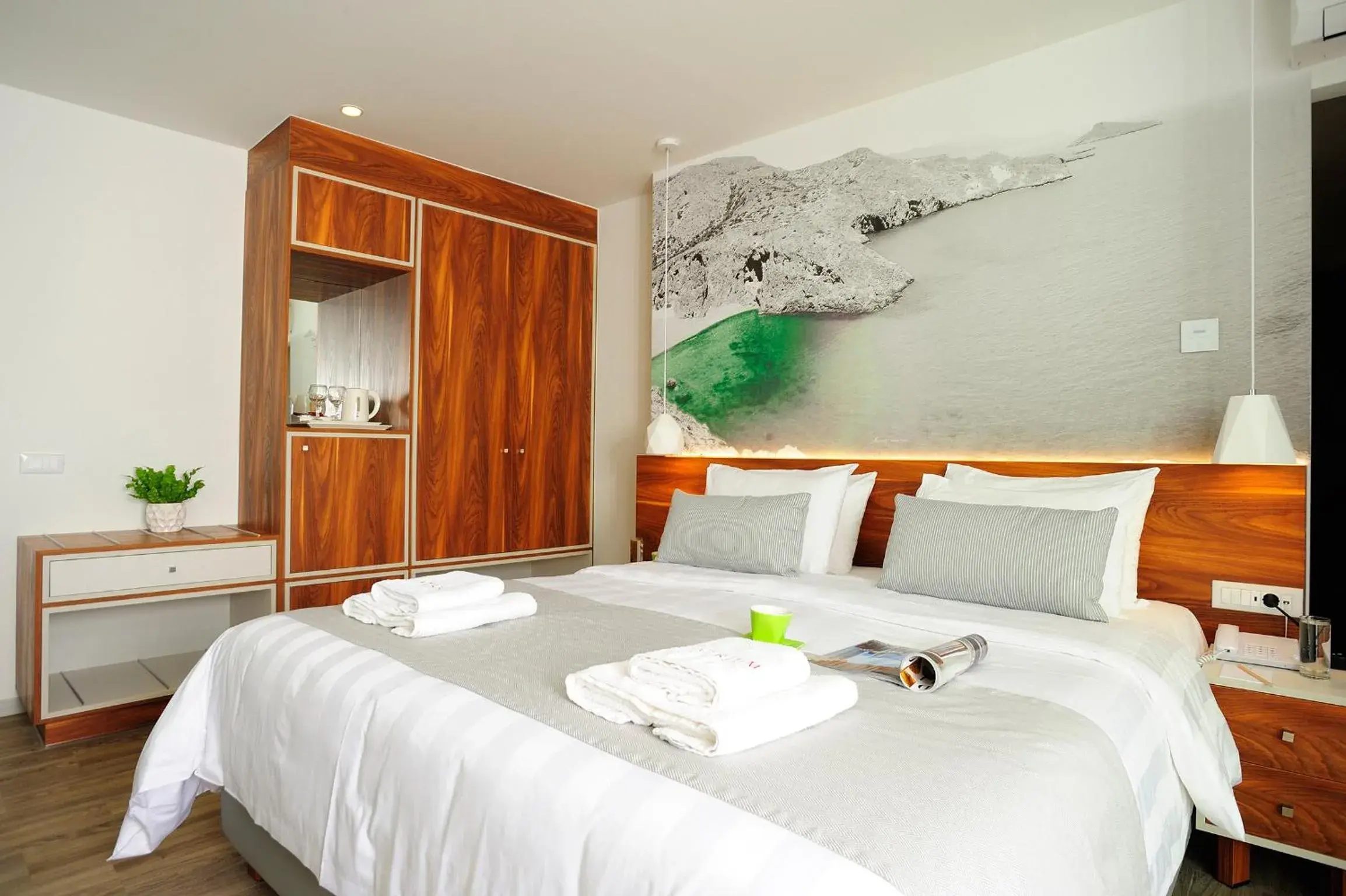 Superior Room with Pool View in Atrium Ambiance Hotel Superior Room with Pool View in Atrium Ambiance Hotel