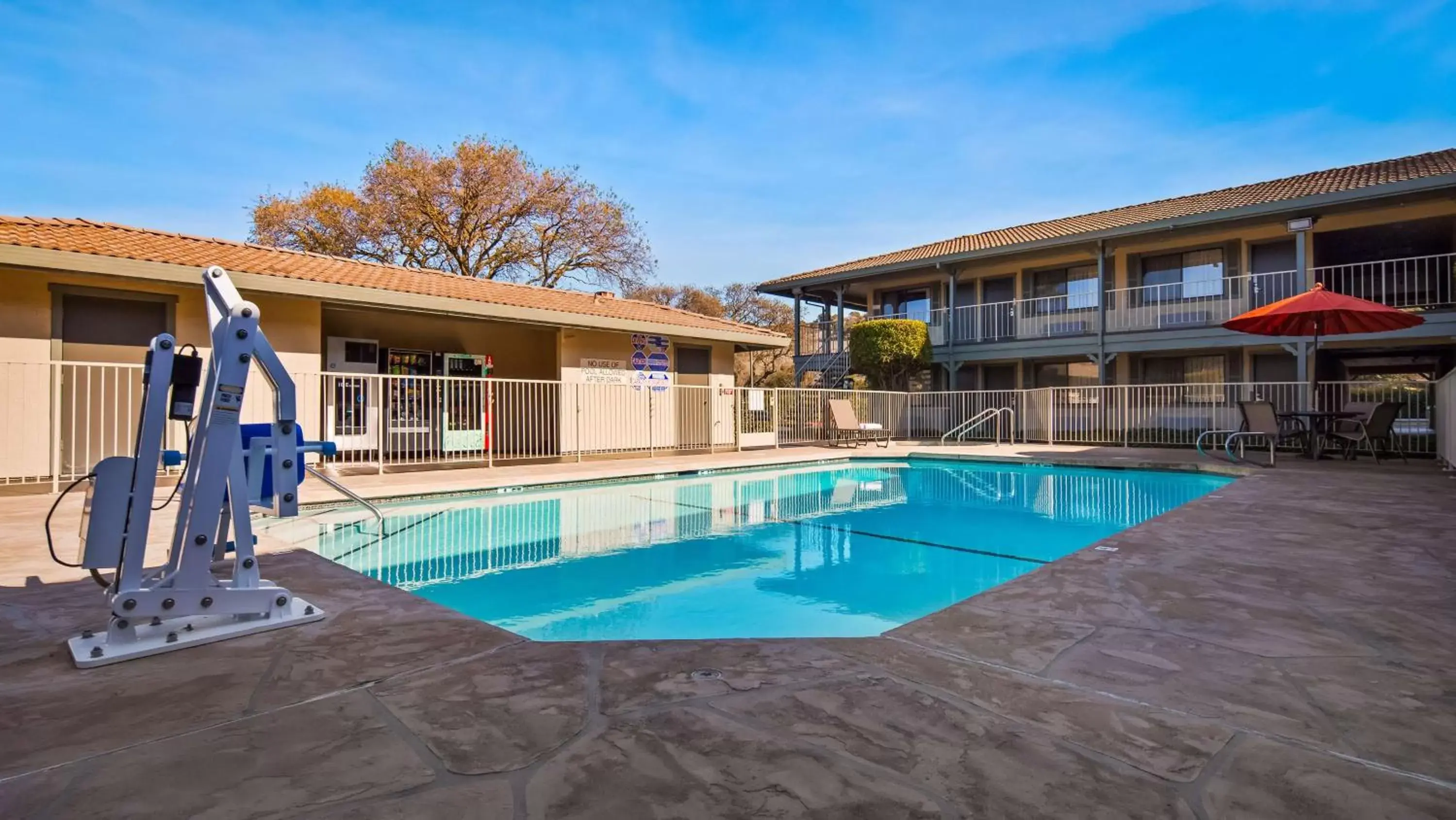 On site, Swimming Pool in Best Western Cordelia Inn