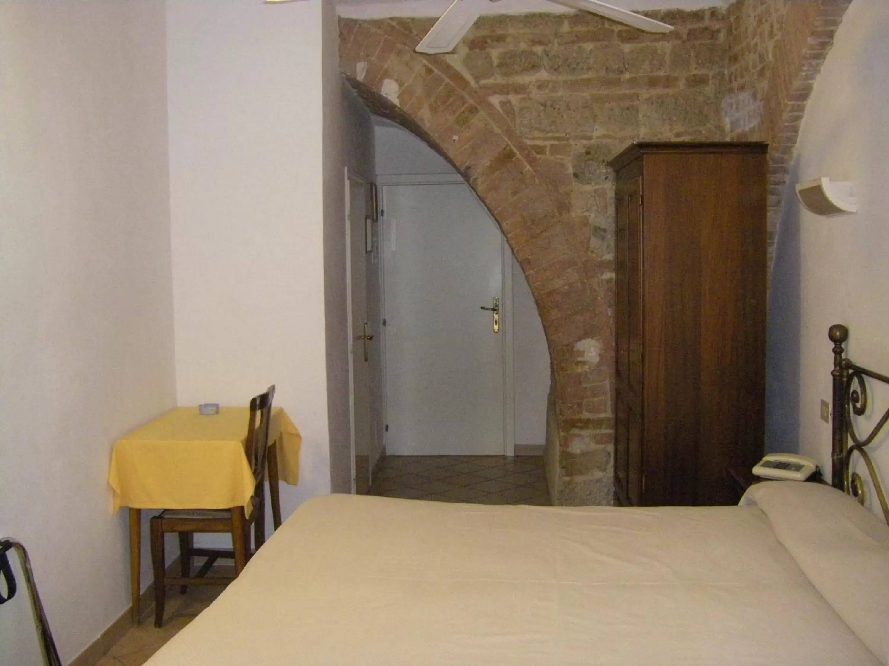 Bedroom, Bed in Albergo Cannon d'Oro