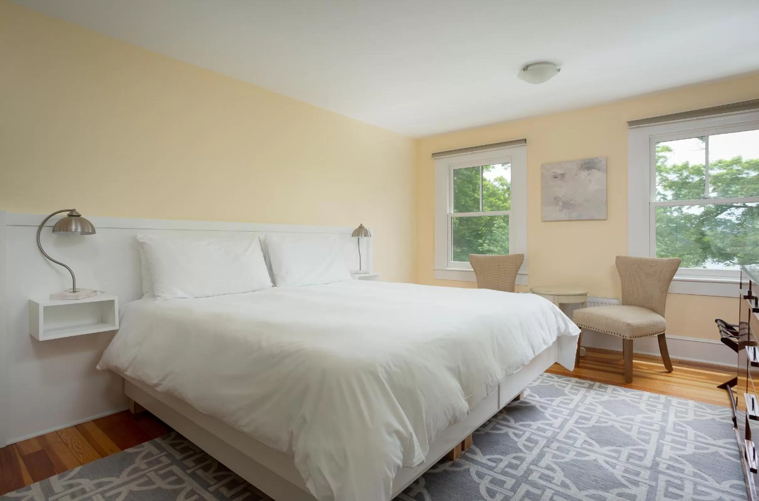 Bedroom, Bed in Lakehouse Inn