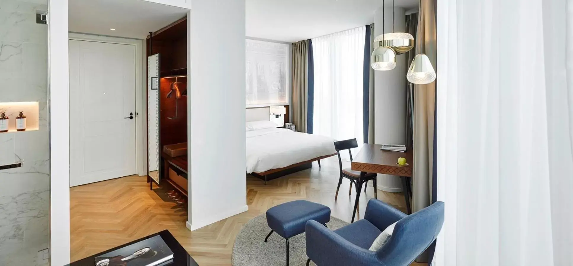 Deluxe King Room in Andaz Vienna Am Belvedere - a concept by Hyatt
