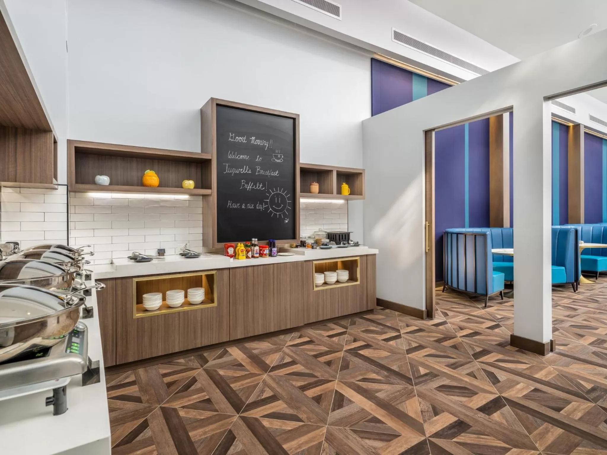 Restaurant/places to eat in Crowne Plaza College Park - Washington DC by IHG