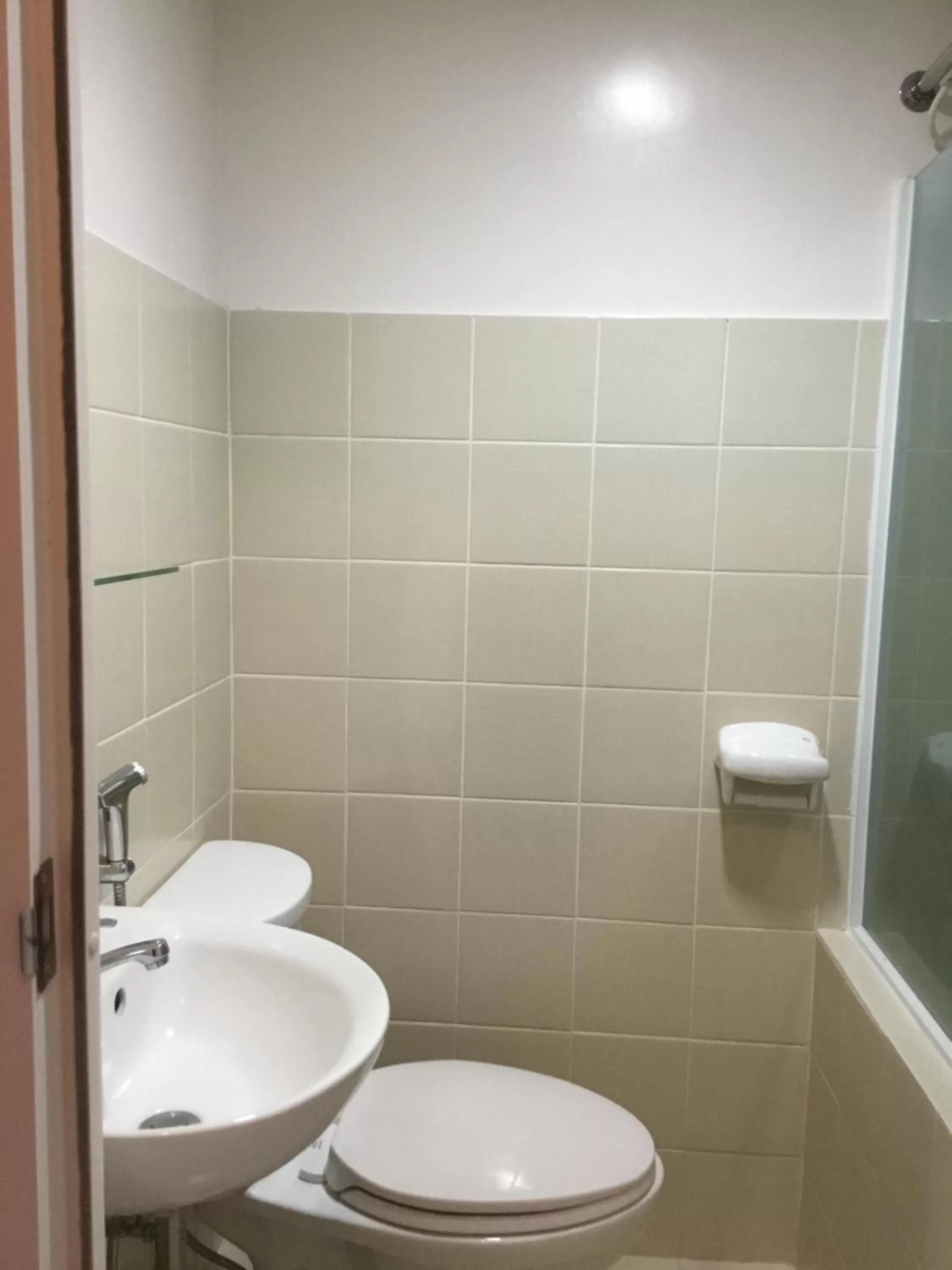 Condo with Free Swimming Pool & Viewing Deck