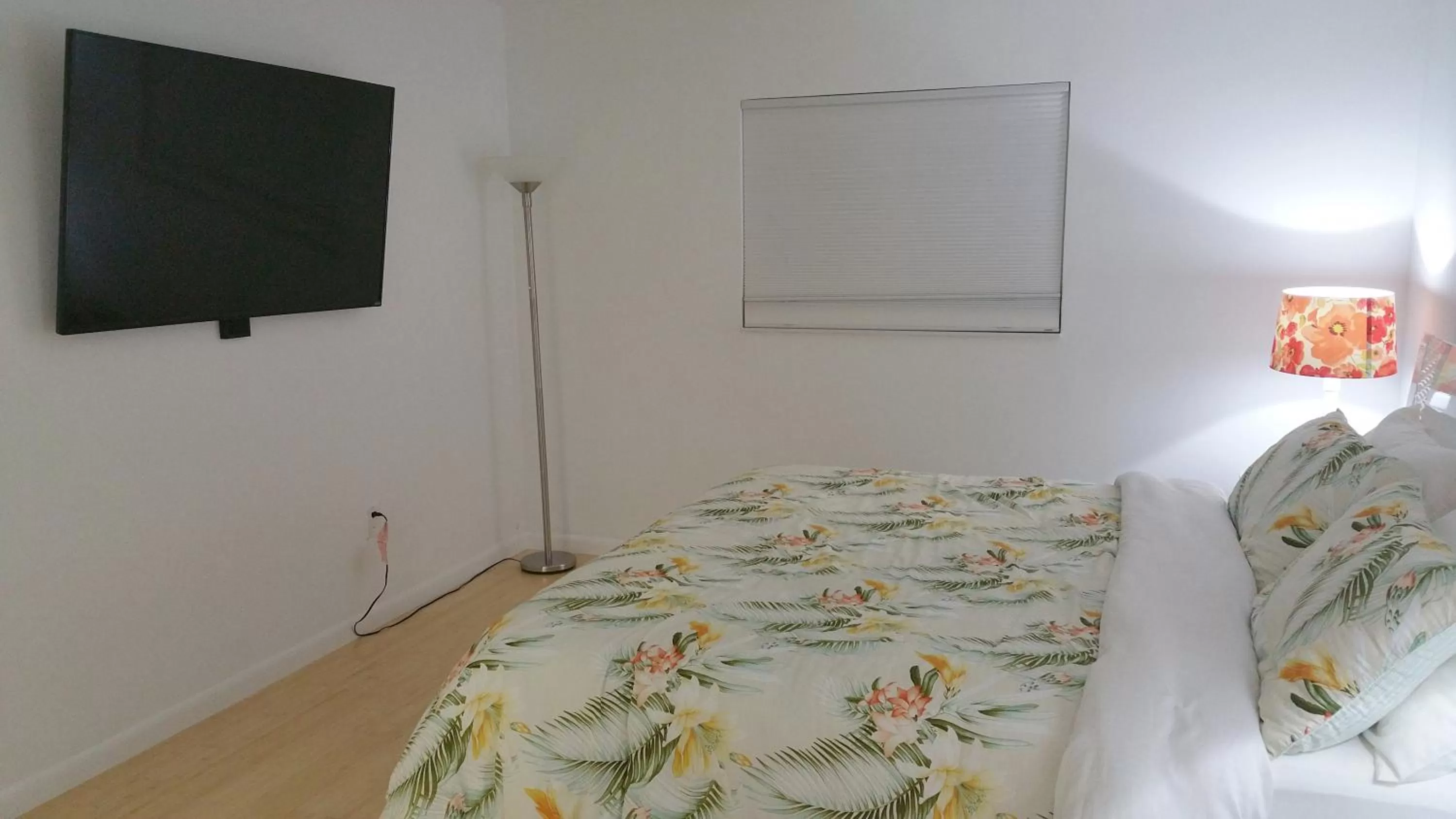 Bedroom, Bed in Downtown Hollywood Boutique Hotel