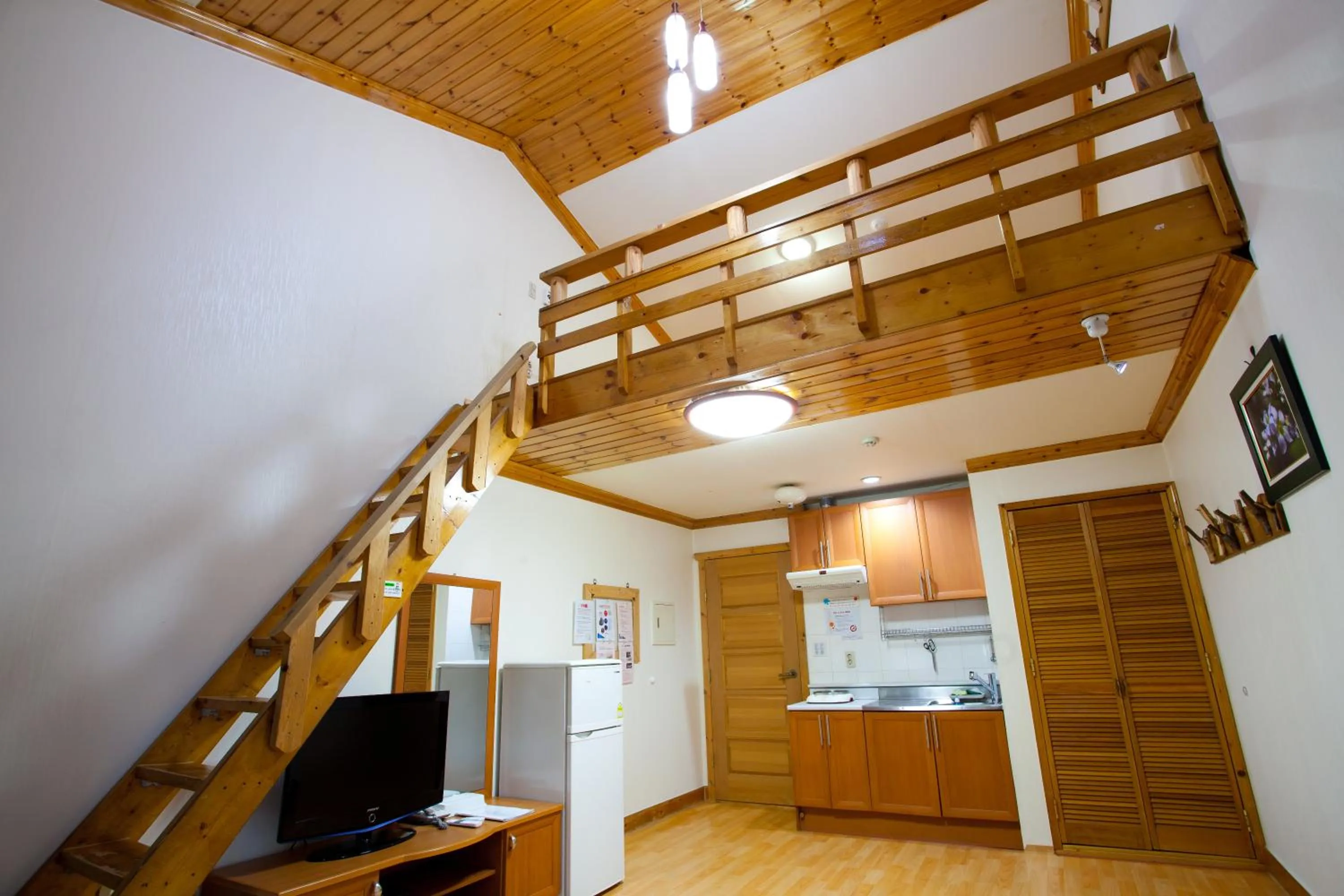 Decorative detail in White Cabin