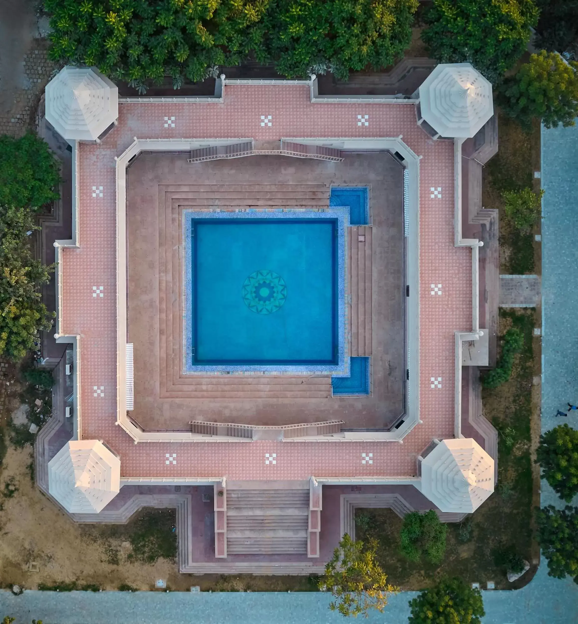 Swimming pool in Pride Amber Vilas Resort & Convention Centre Swimming pool in Pride Amber Vilas Resort & Convention Centre