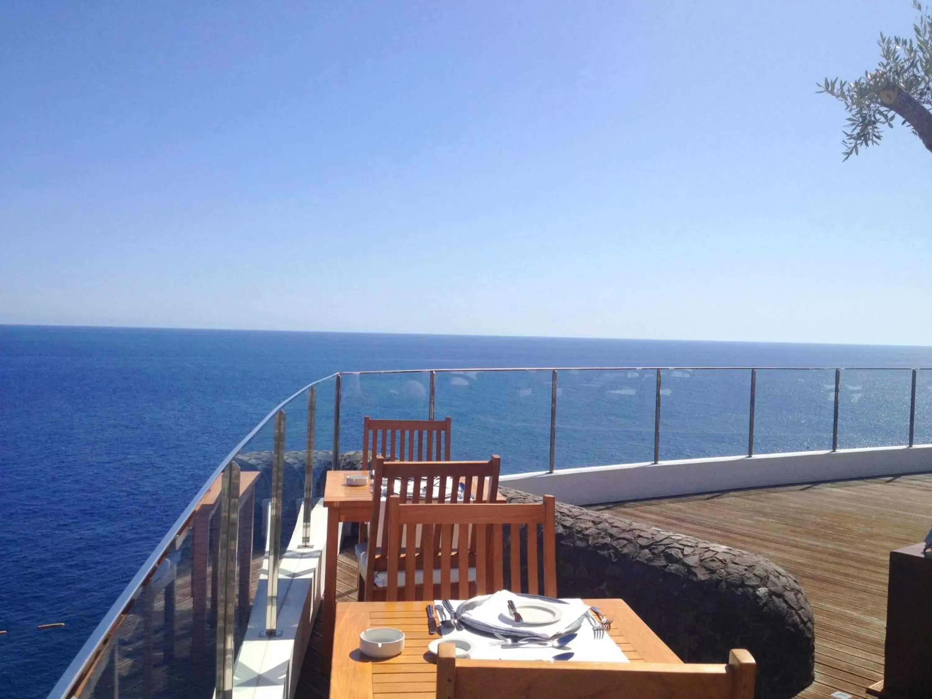 Restaurant/places to eat, Sea View in Madeira Regency Cliff - Adults Only