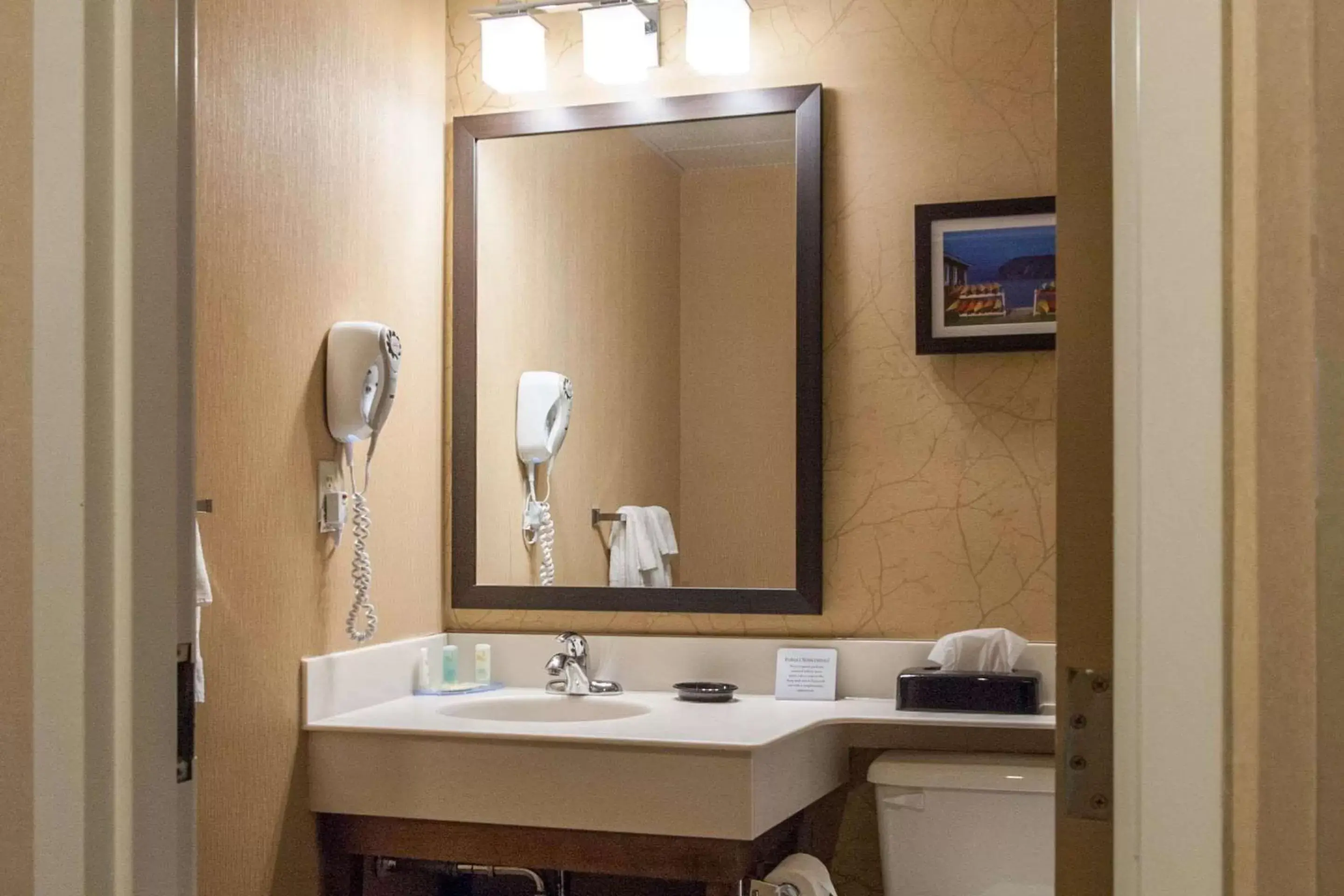 Bathroom in Quality Hotel & Suites