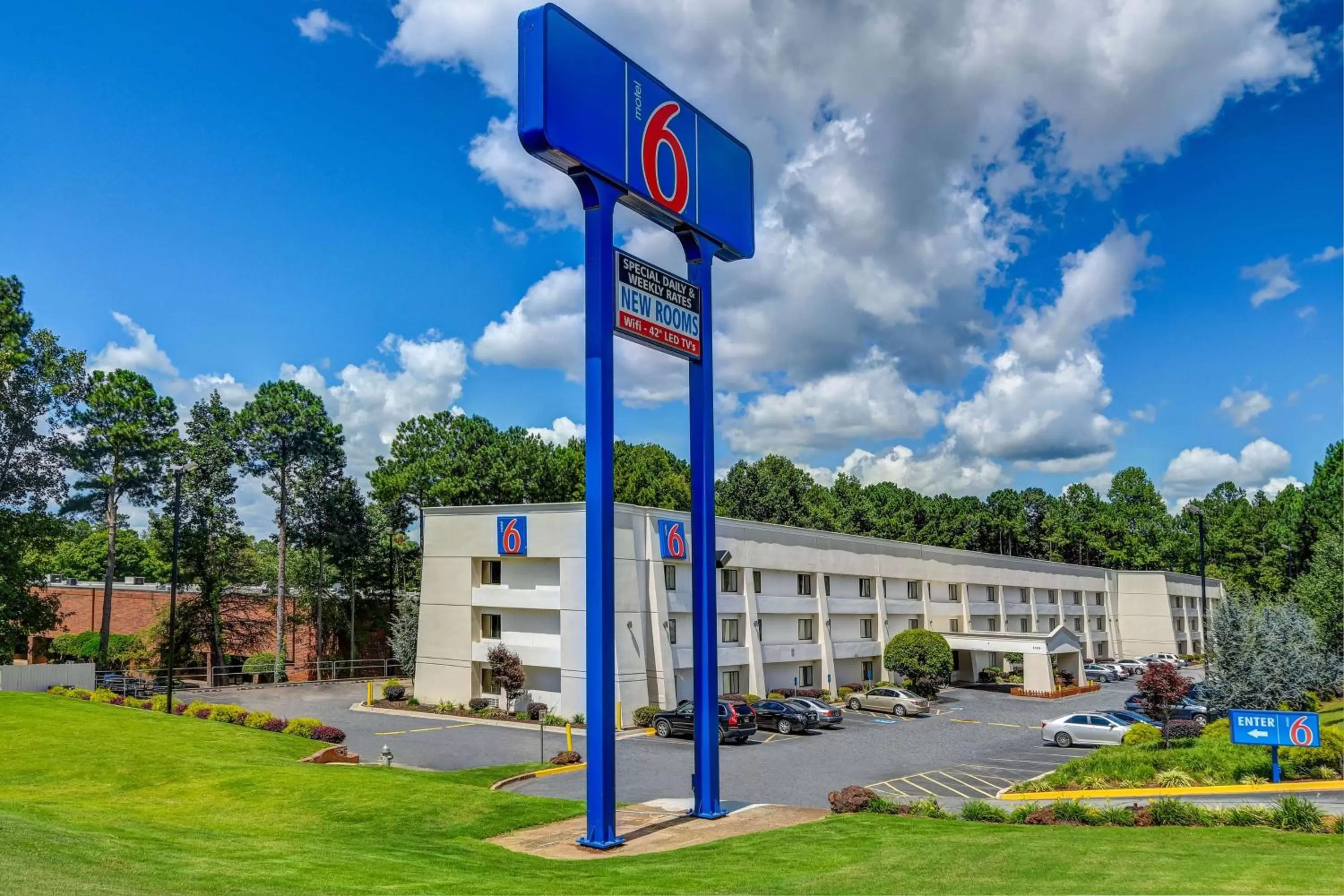 Property building in Motel 6-Norcross, GA