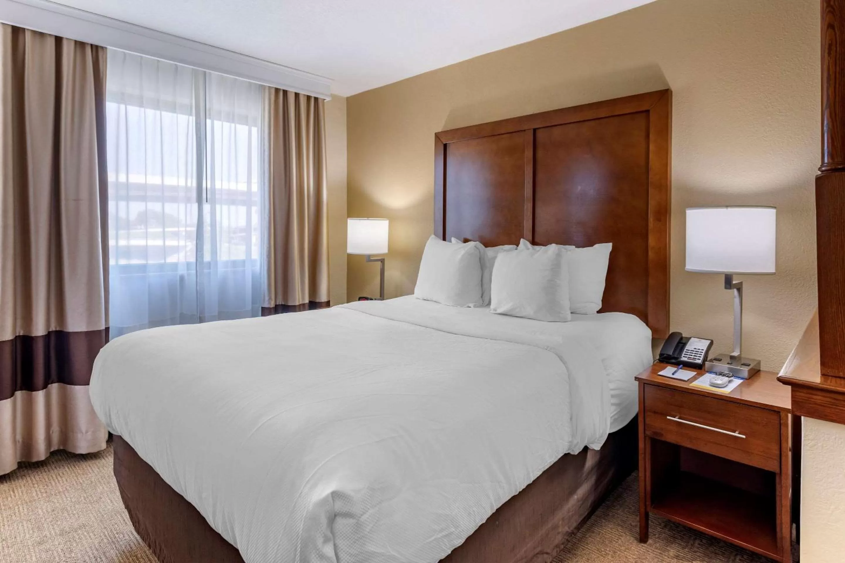 Photo of the whole room, Bed in Comfort Inn Nashville West