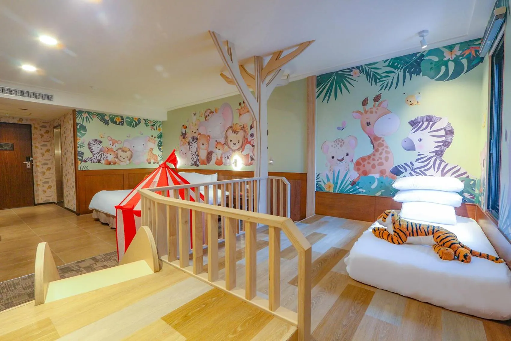 Photo of the whole room, Bed in Great Roots Forestry Spa Resort