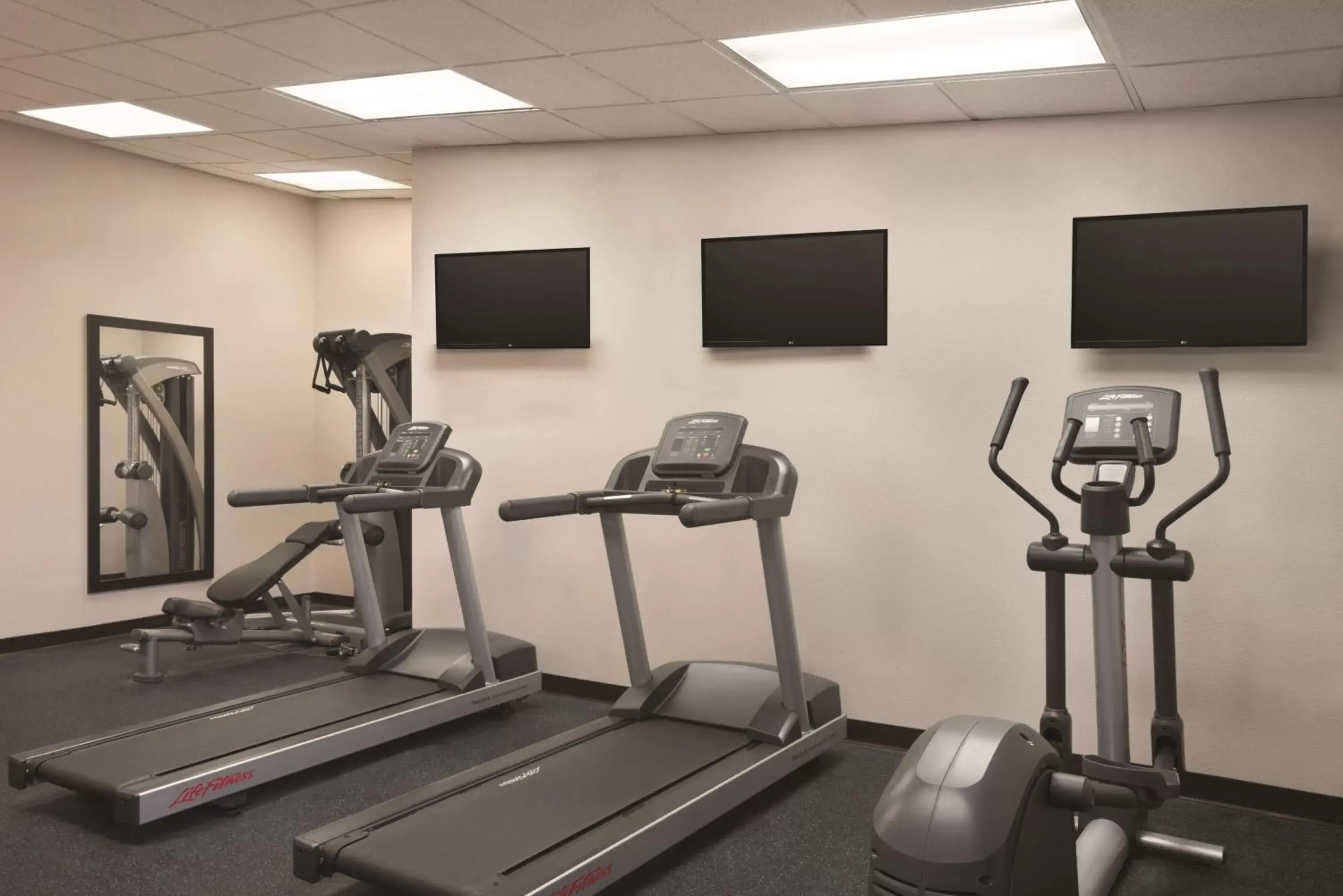 Activities, Fitness Center/Facilities in Country Inn & Suites by Radisson, Indianapolis East, IN