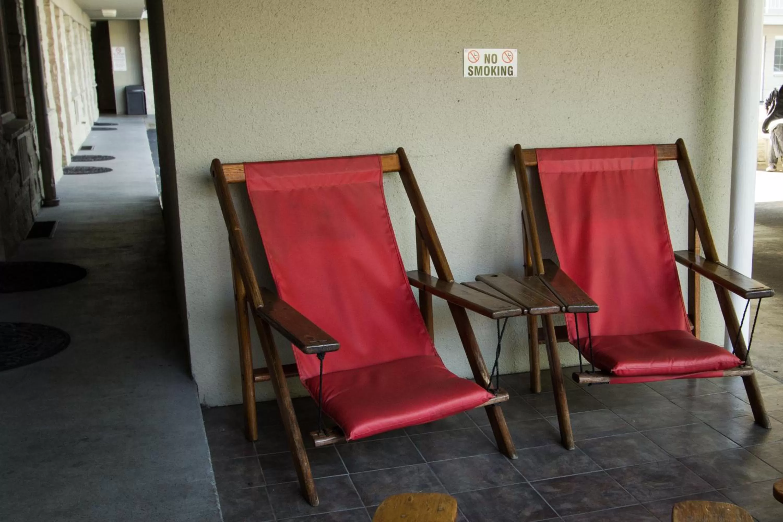 Patio in Campus Inn & Suites Eugene Downtown