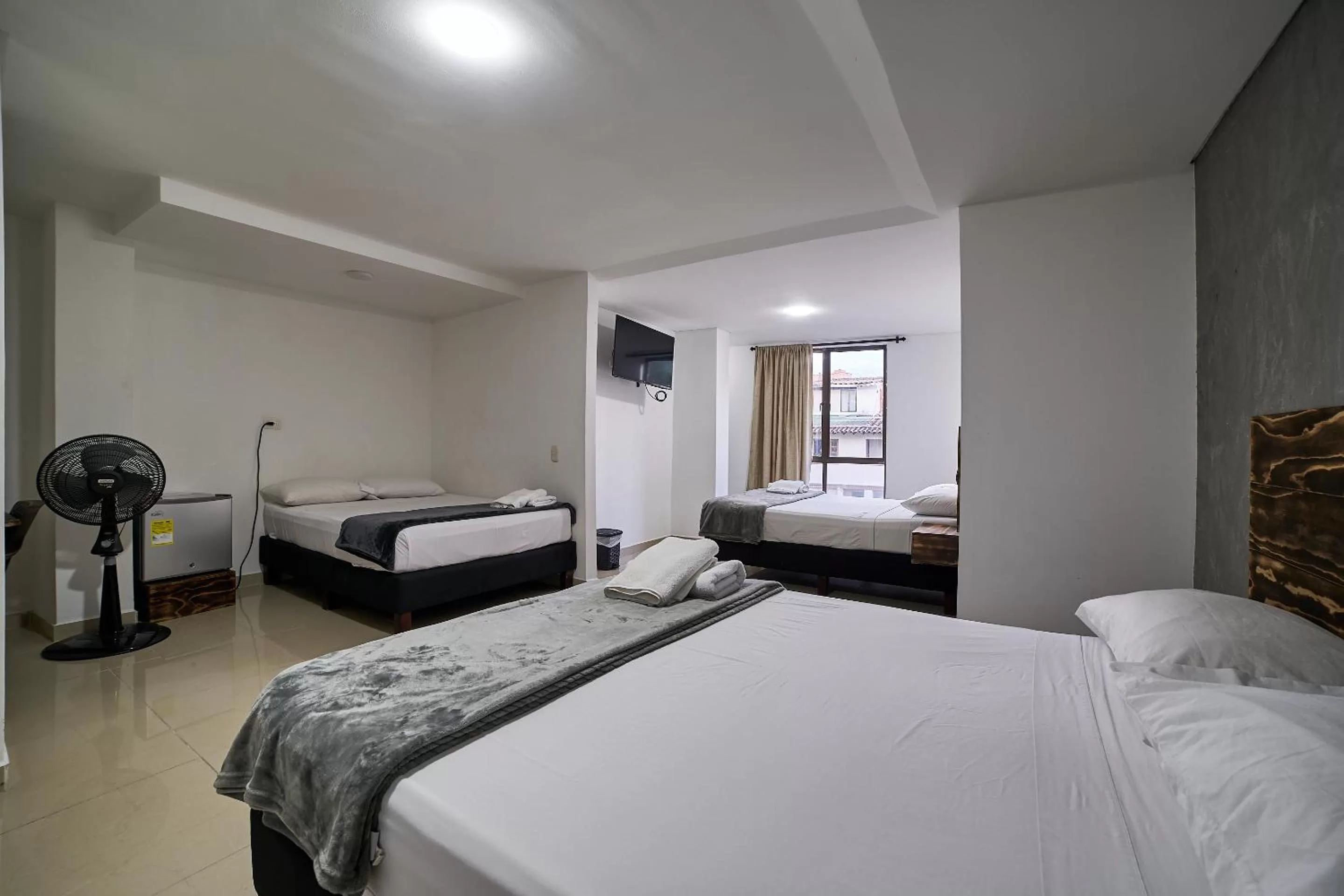 Bedroom, Bed in Farum Hotel Express