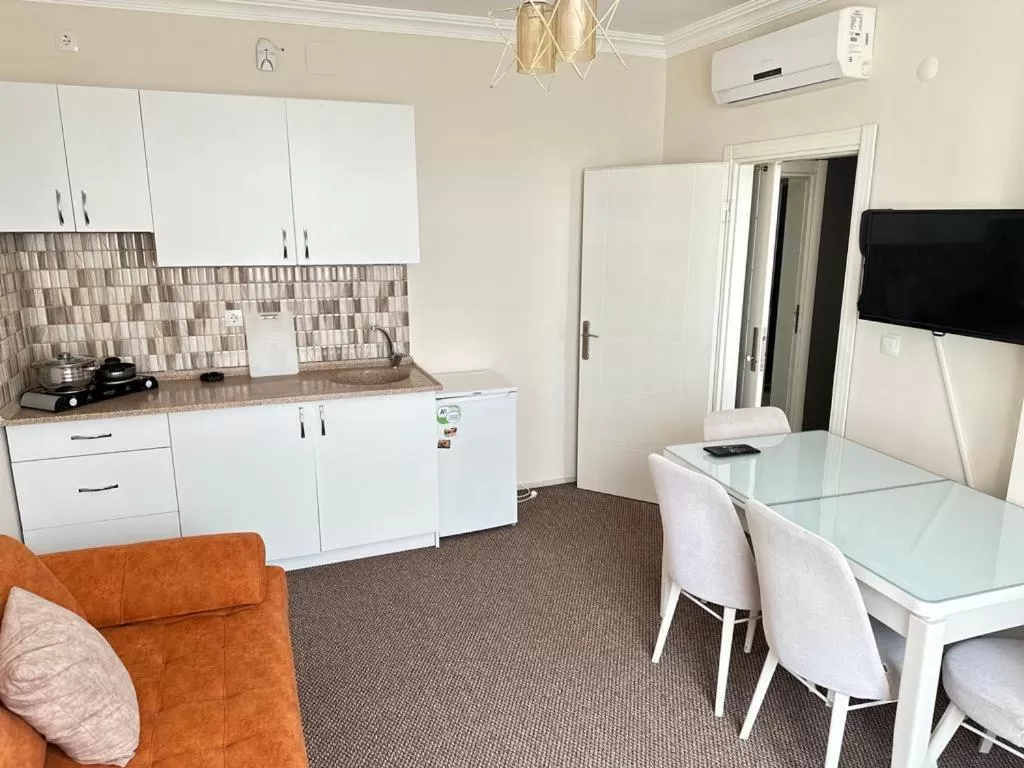 Kitchen/Kitchenette in Bikka&Asell Suite Hotel