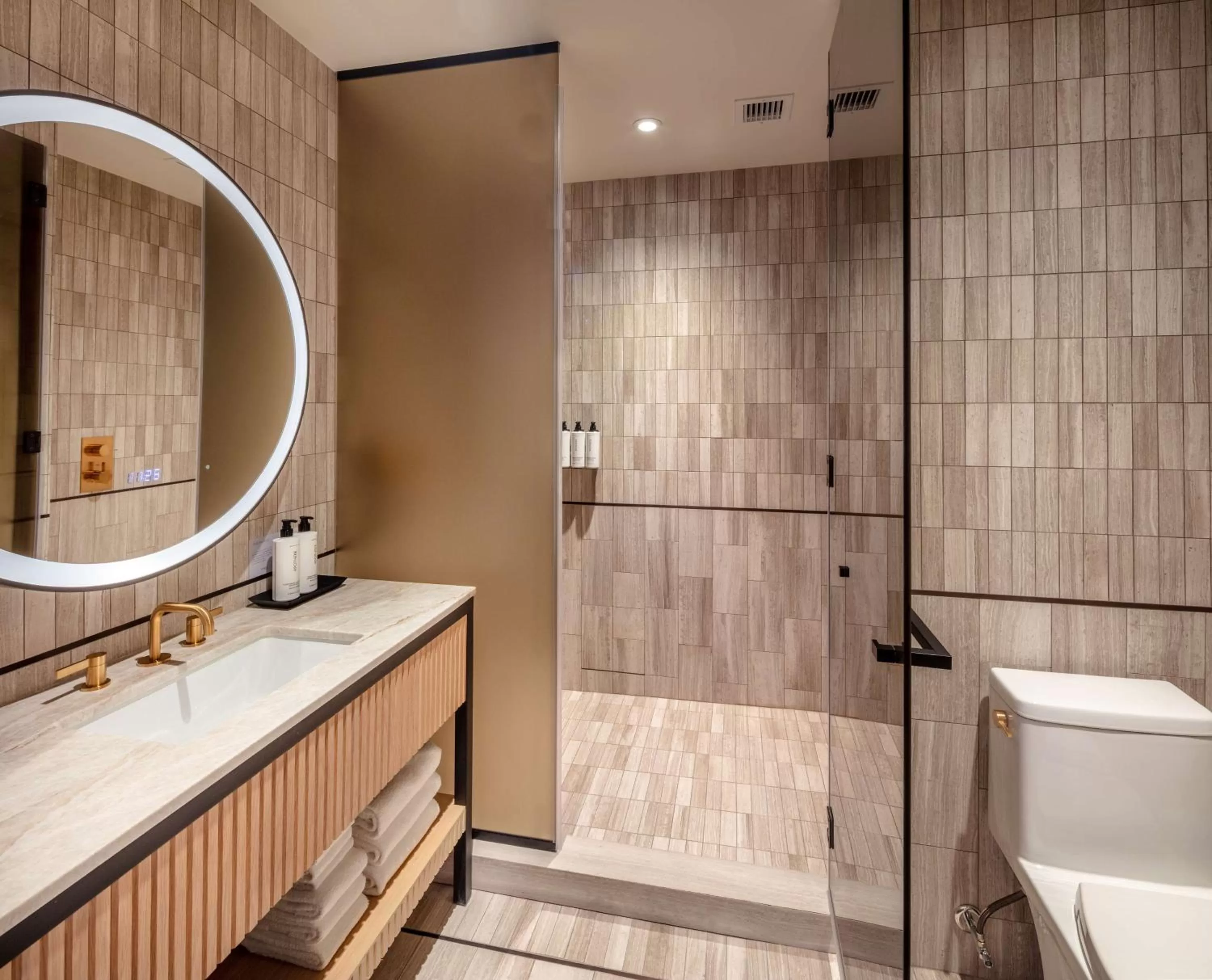 Bathroom in Tempo By Hilton New York Times Square