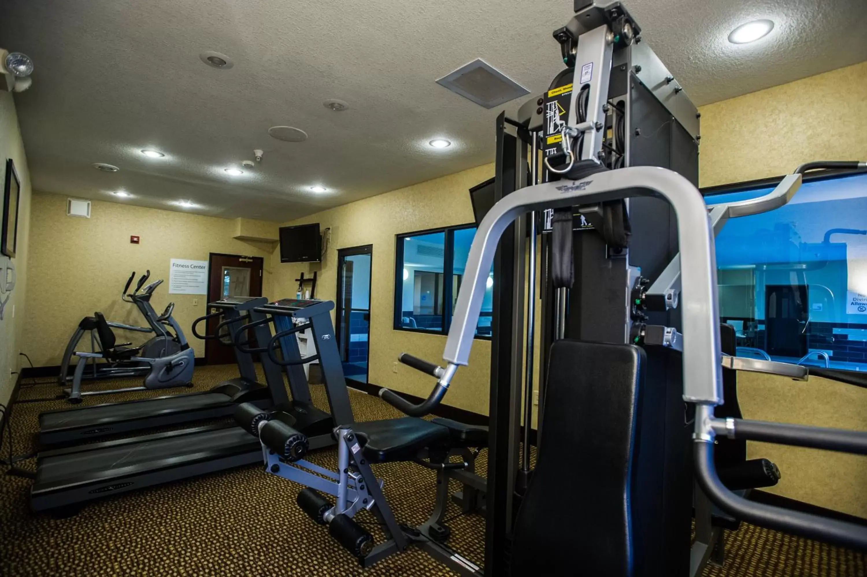 Fitness centre/facilities, Fitness Center/Facilities in Holiday Inn Express Hotels & Suites Topeka West, an IHG Hotel