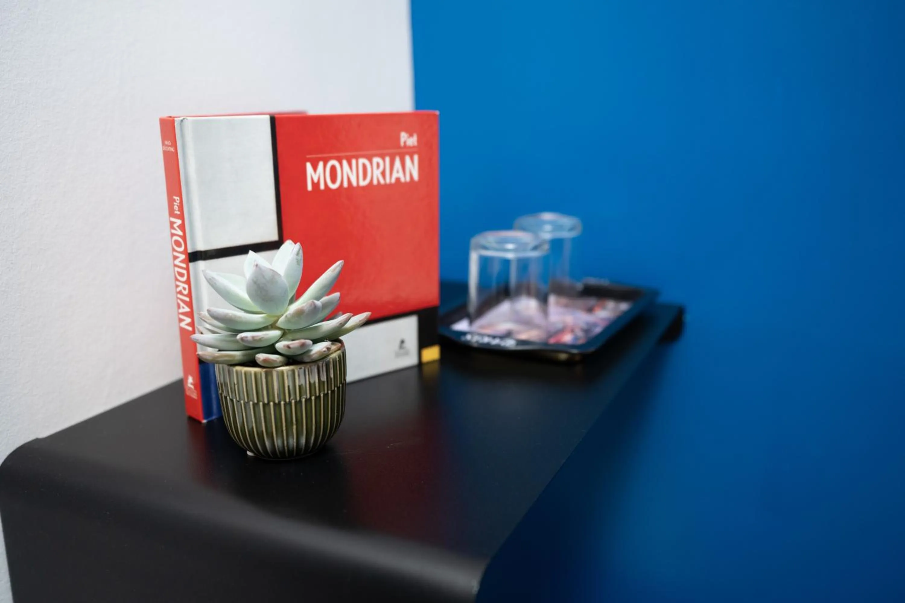 Decorative detail in Hôtel Du Mont Dore Batignolles