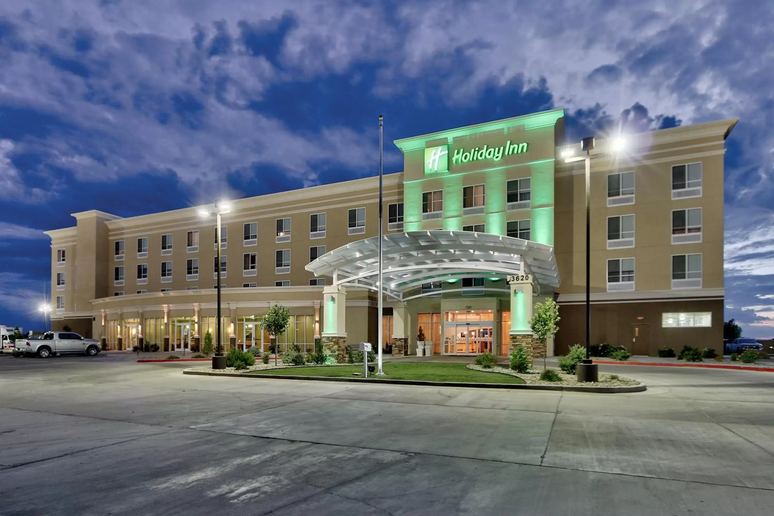 Property Building in Holiday Inn Roswell, an IHG Hotel