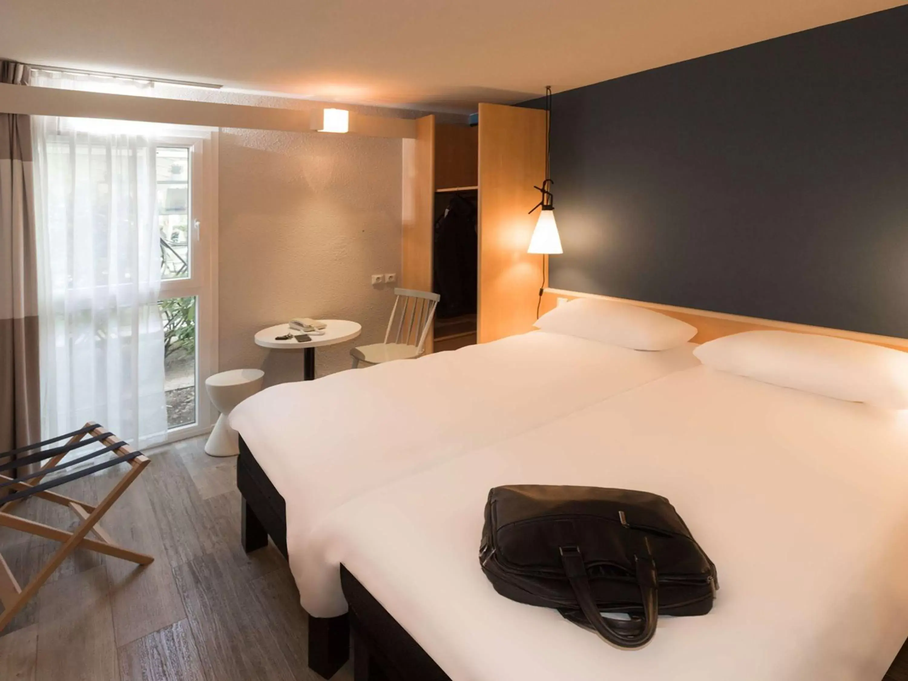 Bedroom, Bed in ibis Nantes Saint Herblain