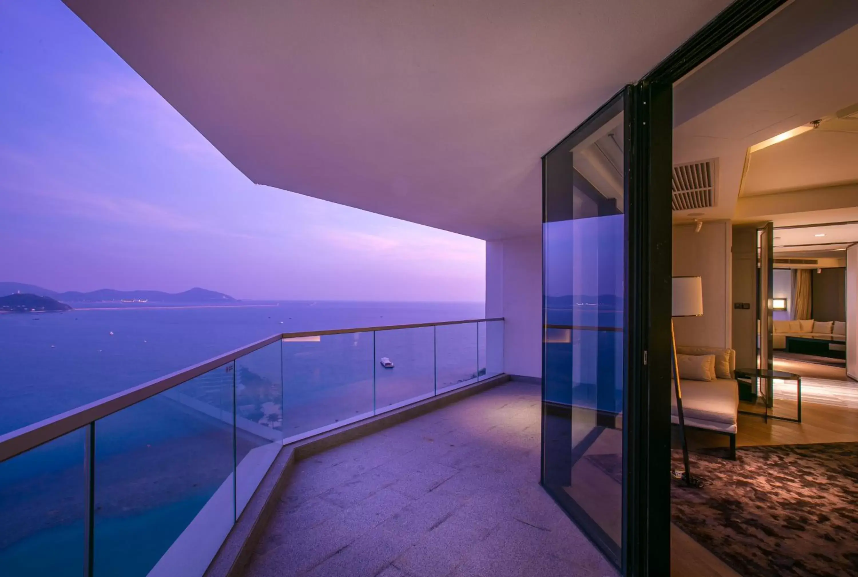 View (from property/room), Balcony/Terrace in The Shanhaitian Resort Sanya, Autograph Collection