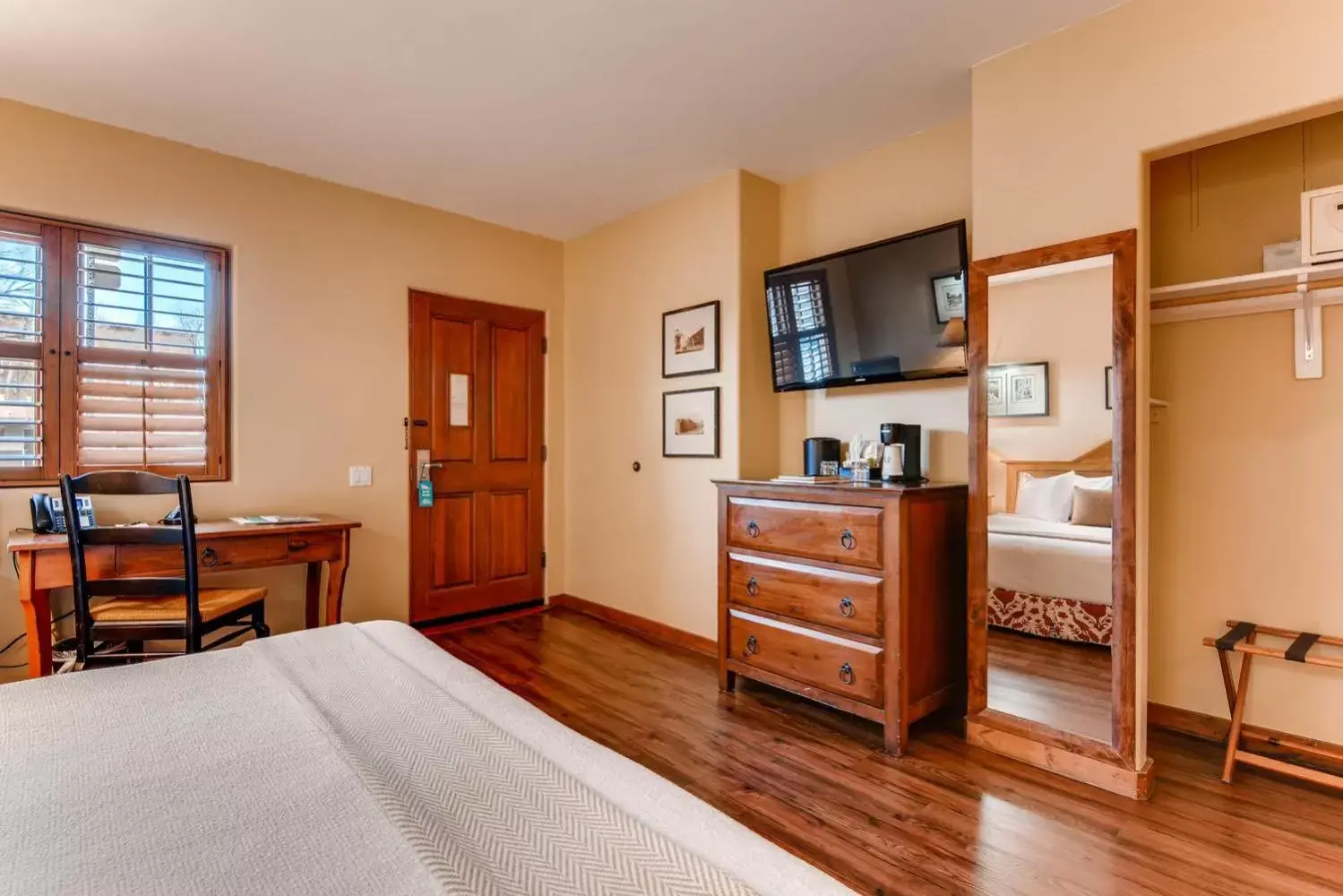 Photo of the whole room, TV/Entertainment Center in Old Santa Fe Inn