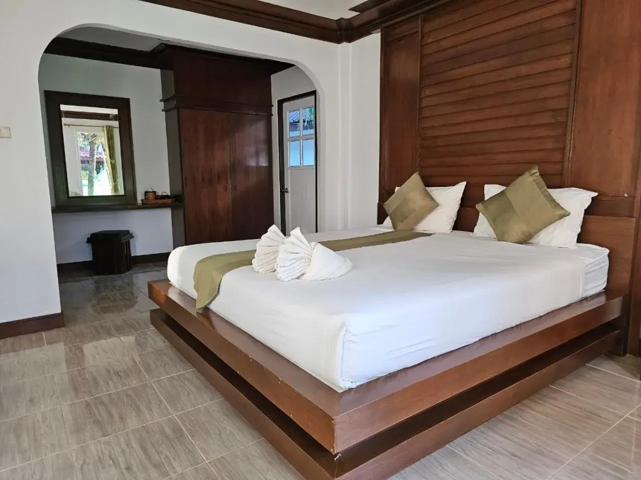 Bedroom, Bed in Lanta Nice Beach Resort - SHA Extra Plus