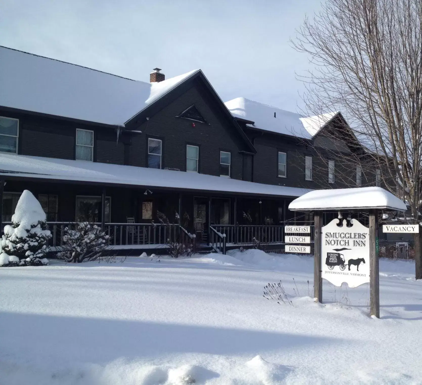 Facade/entrance, Winter in Smugglers Notch Inn