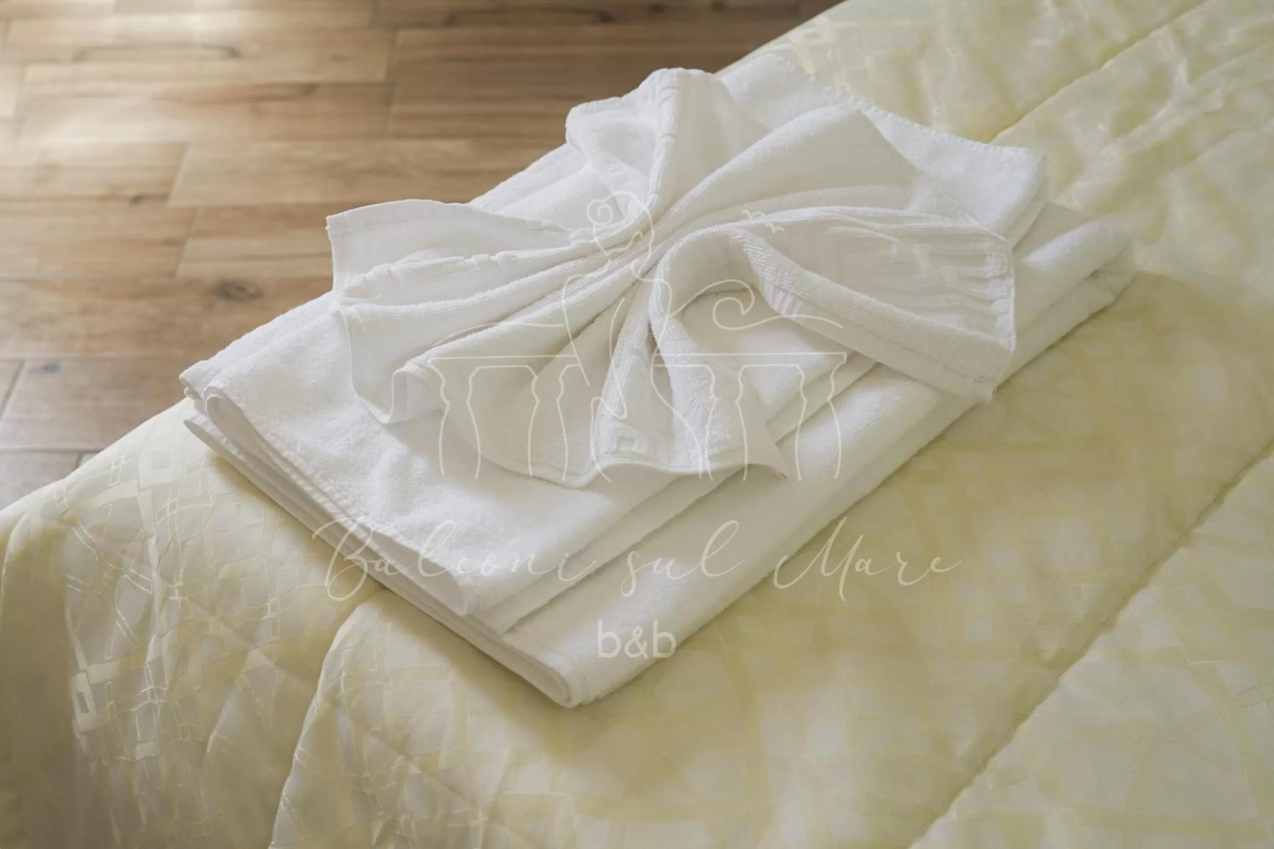 towels, Bed in Balconi sul mare
