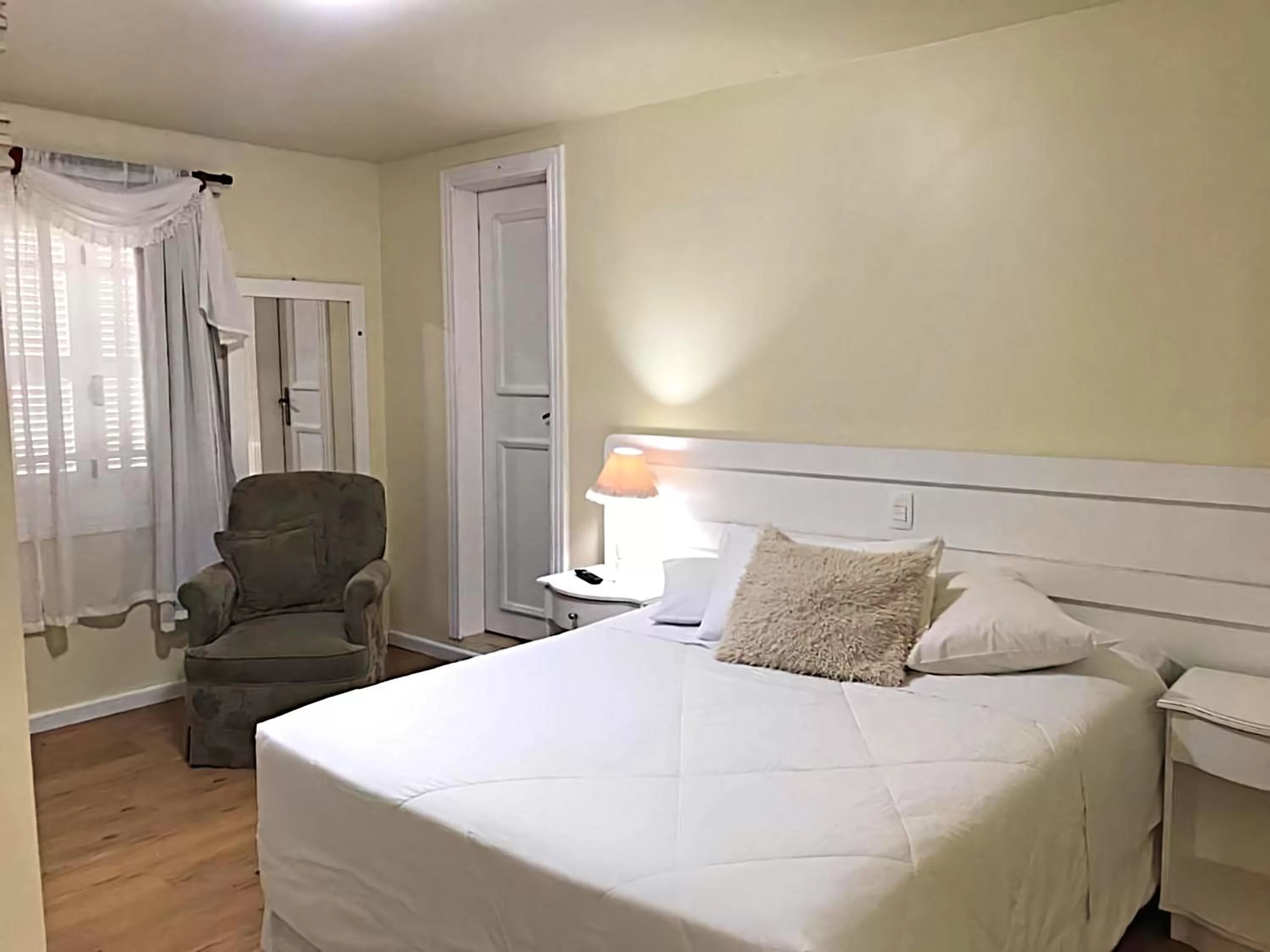 Photo of the whole room, Bed in Pousada dos Anjos