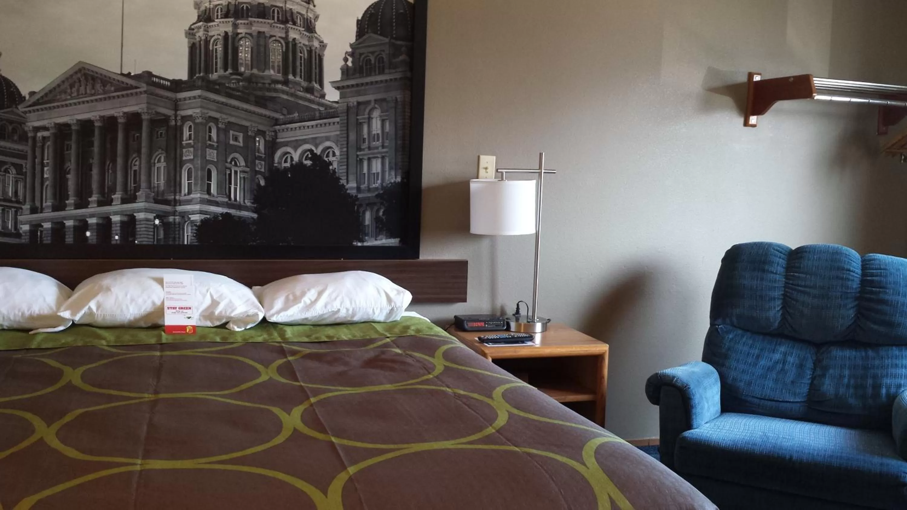 Bed in Super 8 by Wyndham Pella