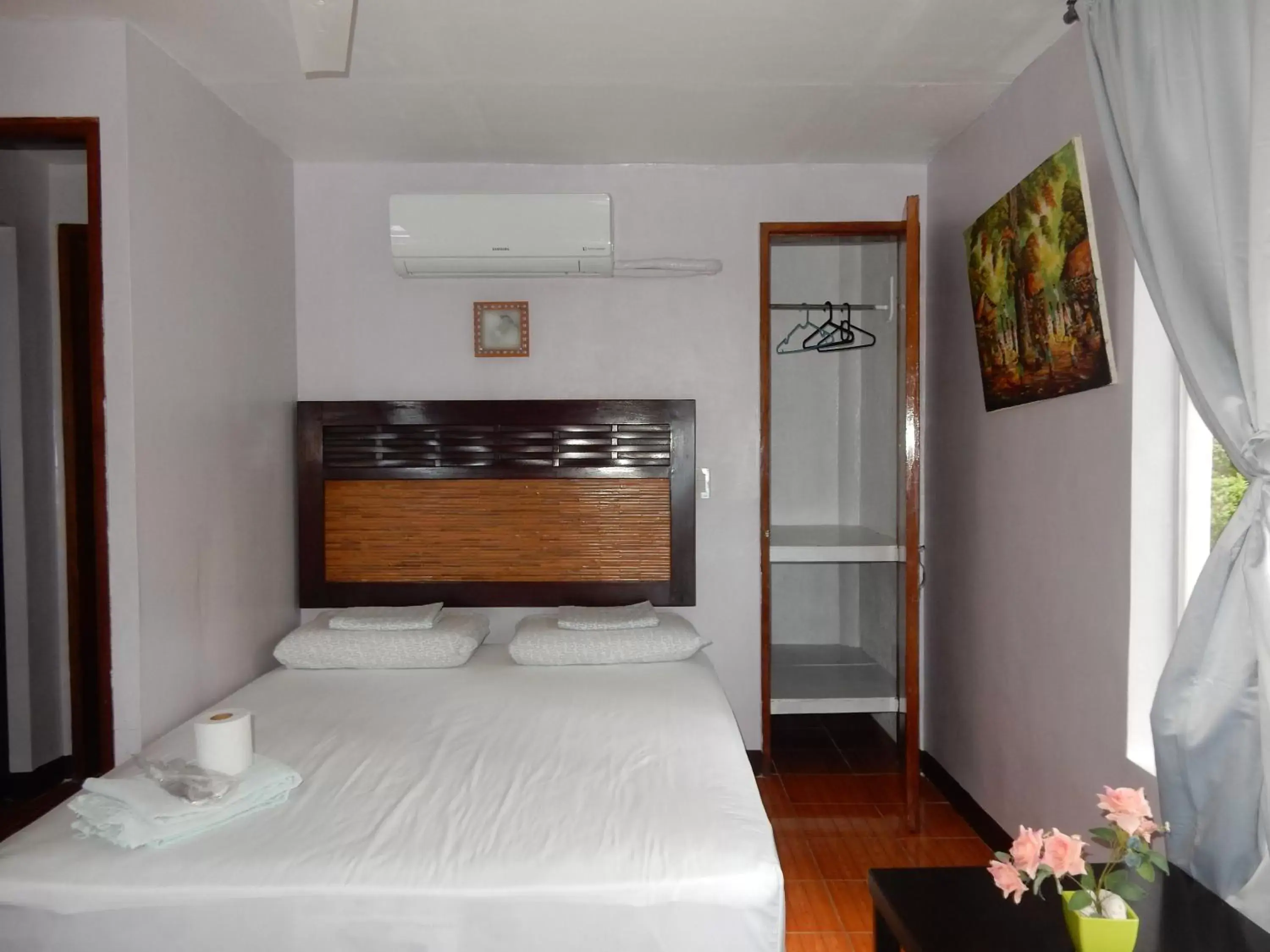 Bed in Oslob Seafari Resort