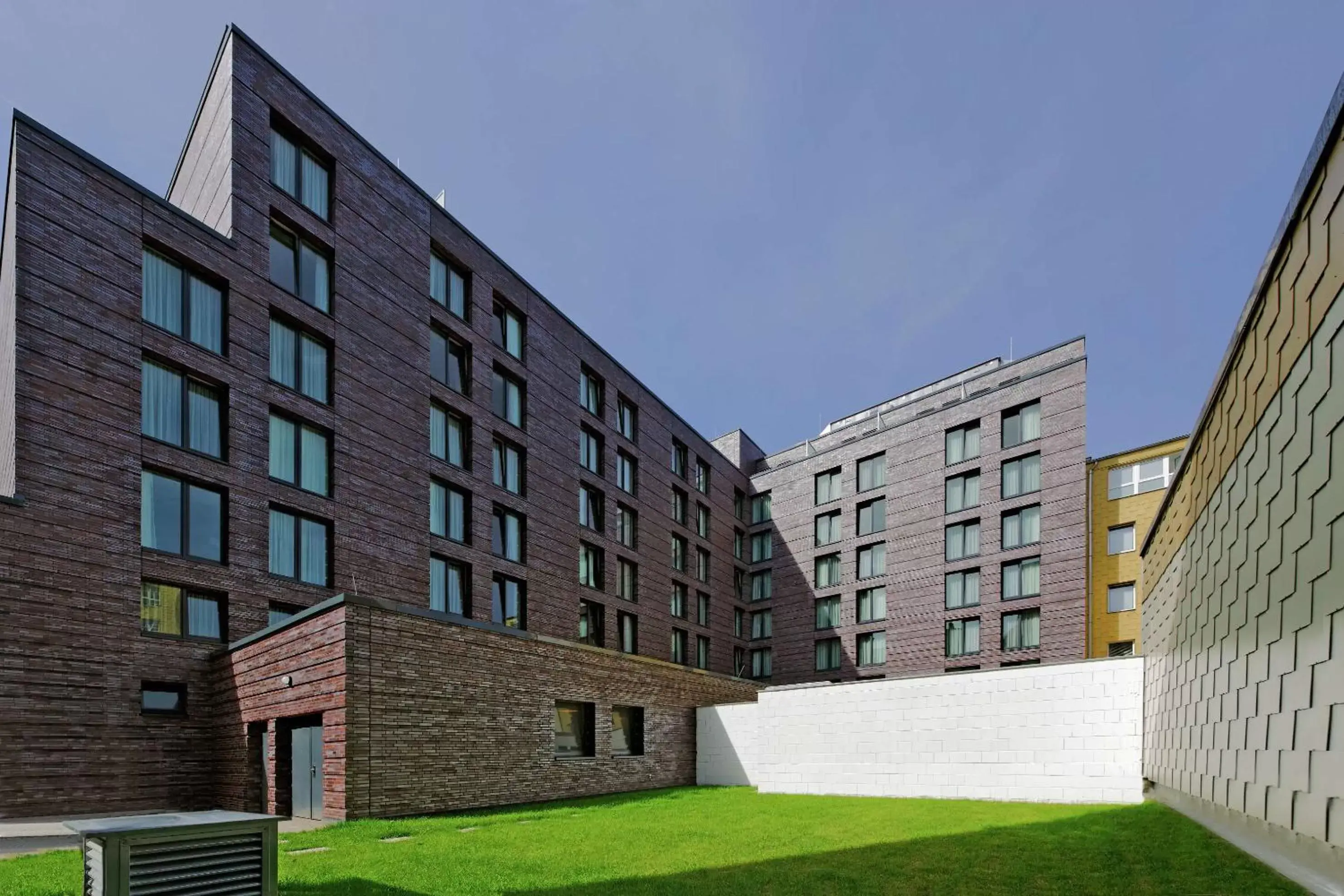 Property Building in Hampton by Hilton Berlin City West