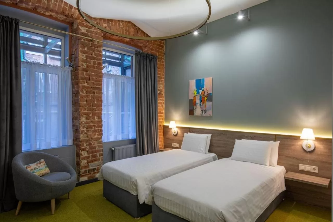 Bed in Four Rooms City