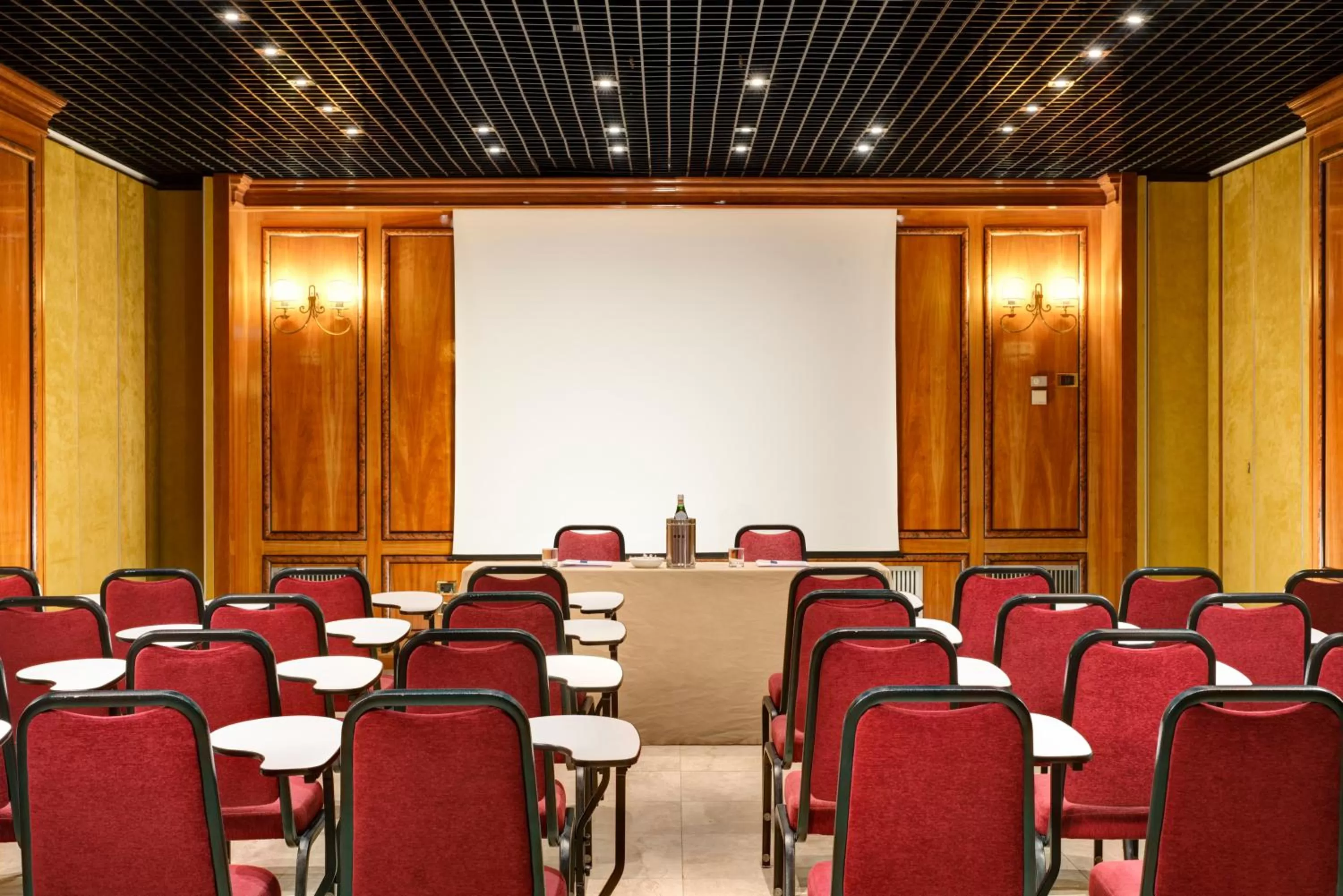 Business facilities in UNA Hotels Scandinavia Milano