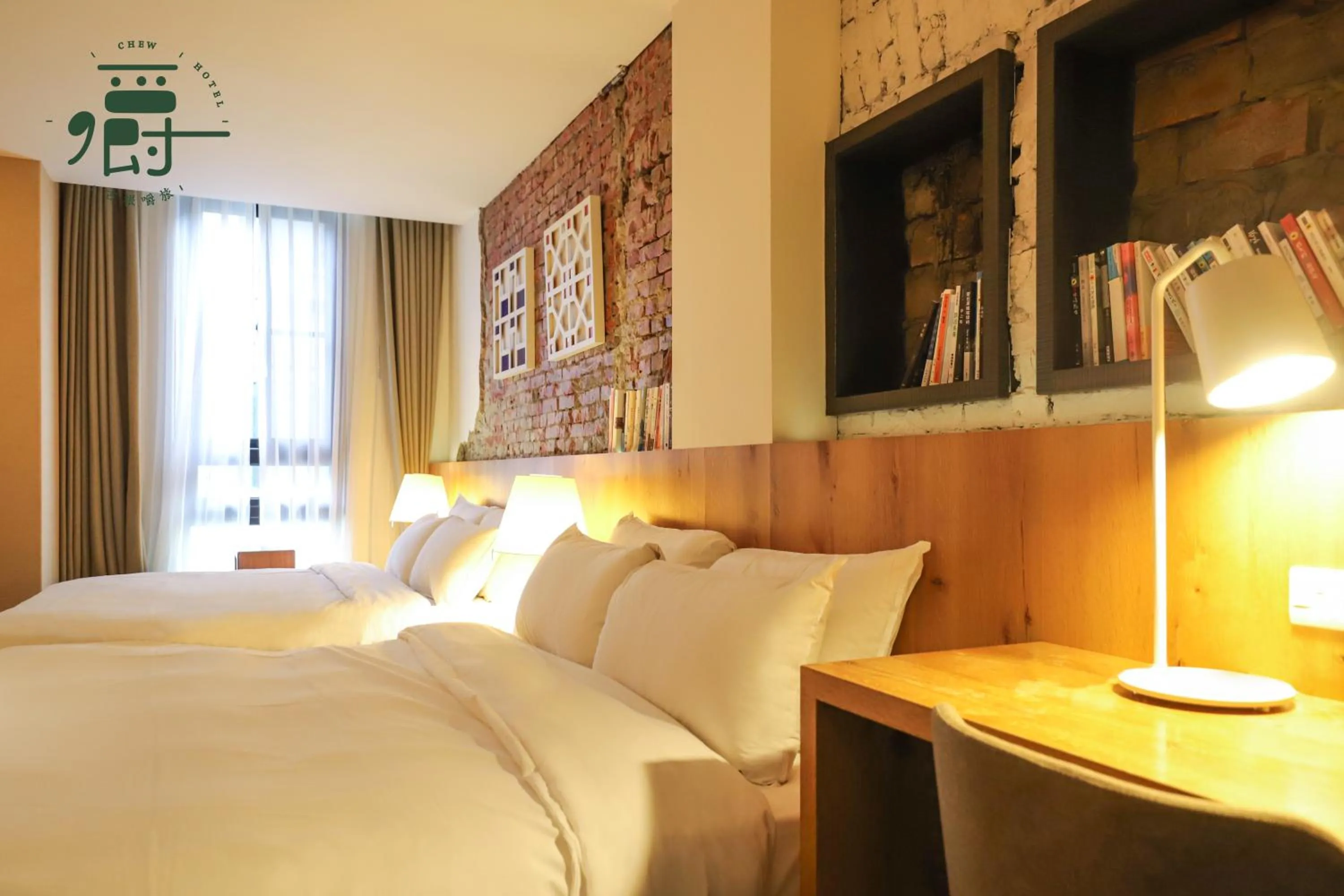 Bed in Roots Chew Hotel