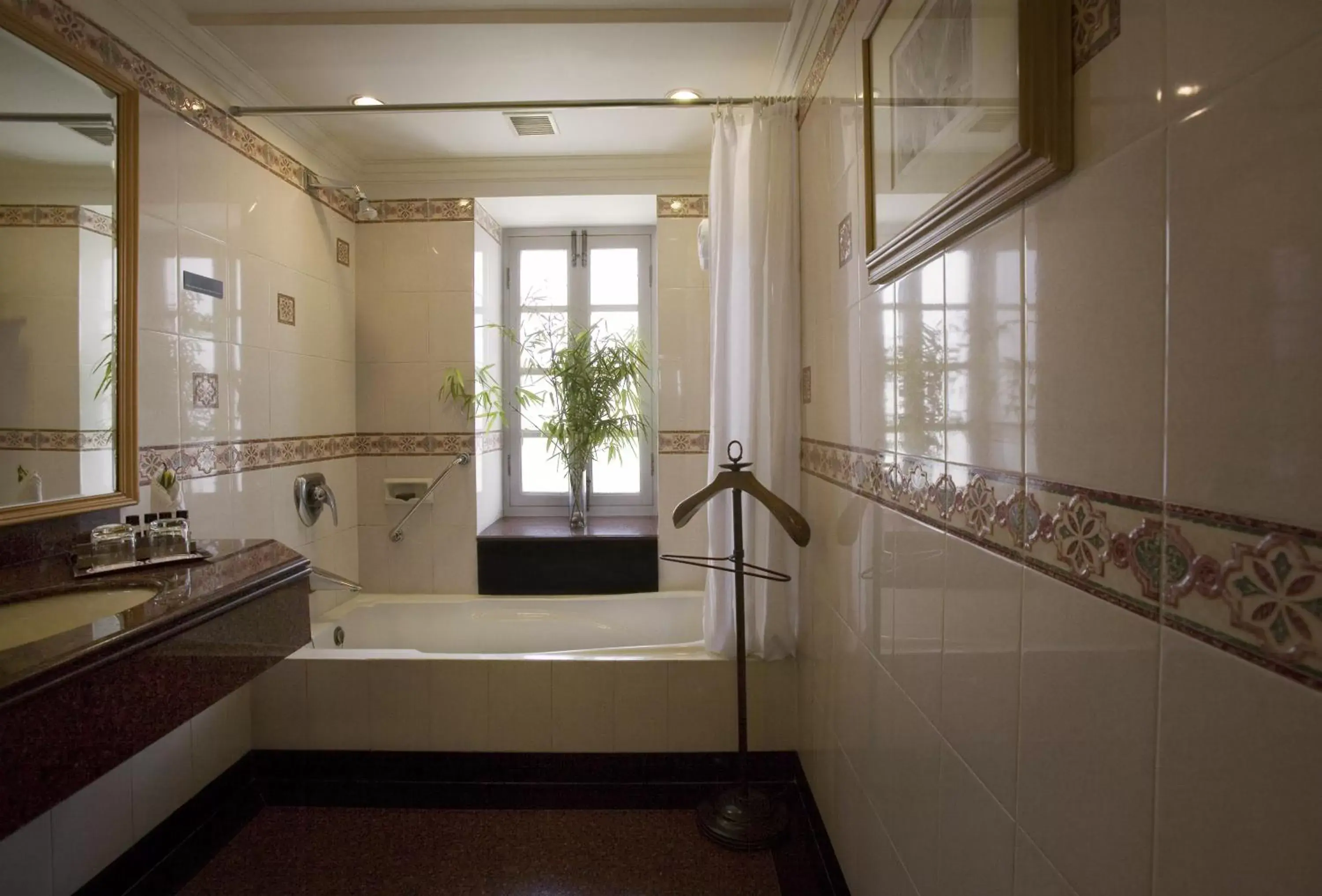 Bathroom in Ambassador, New Delhi - IHCL SeleQtions