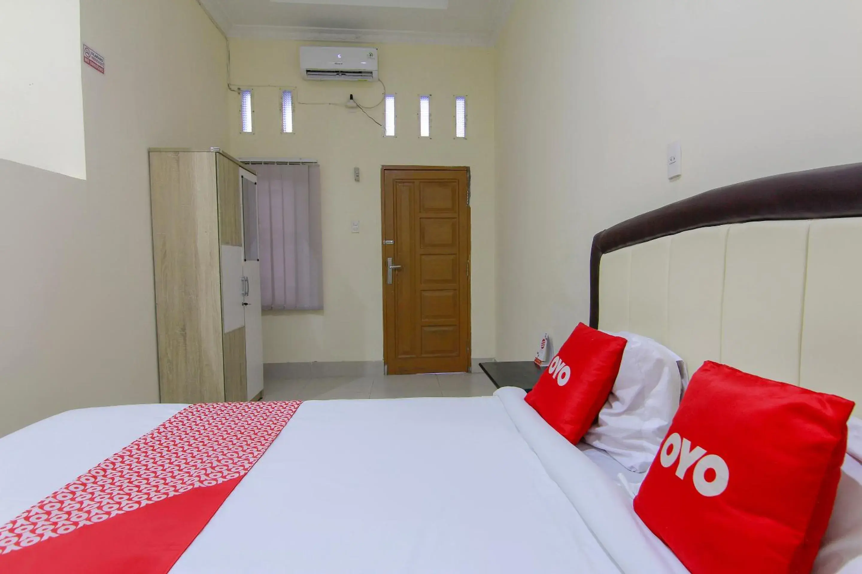 Bedroom, Bed in OYO 3334 Ratu Residence