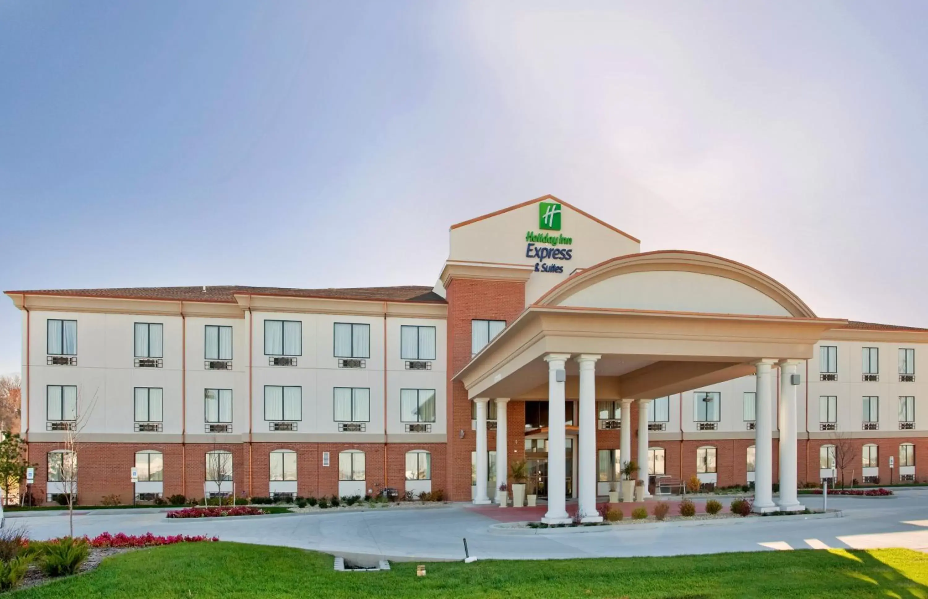 Property Building in Holiday Inn Express Hotel & Suites St. Charles, an IHG Hotel