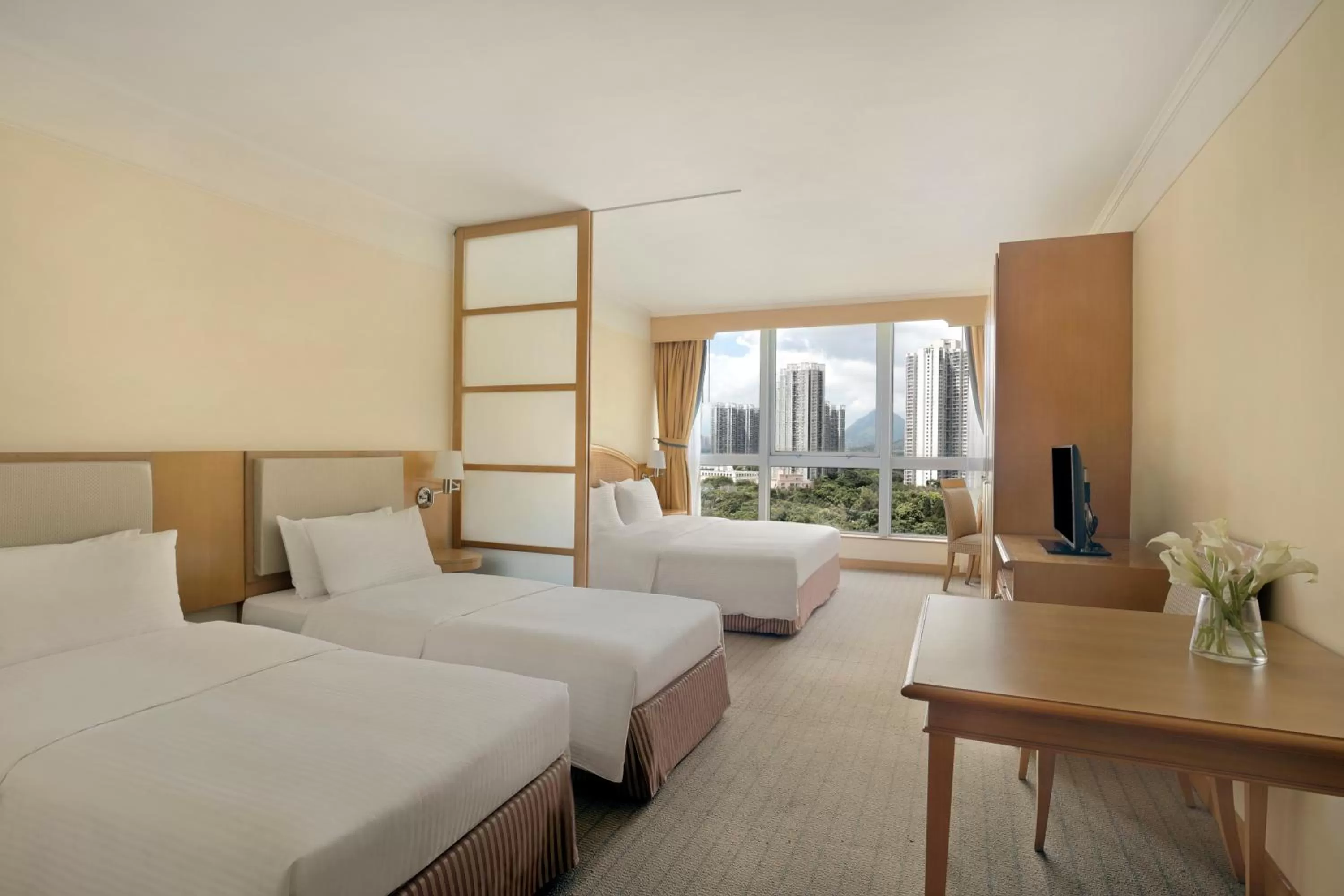 Bed in Harbour Plaza Resort City